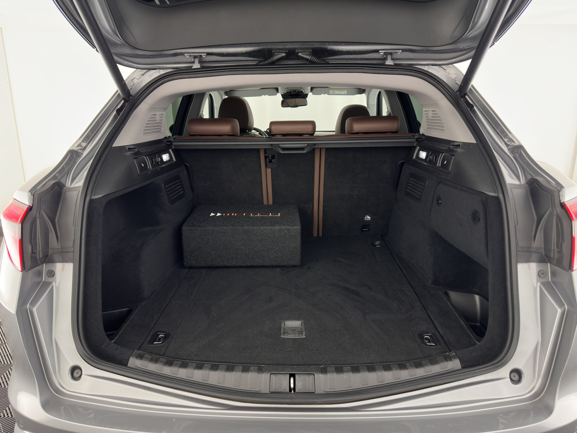 Alfa Romeo Stelvio 2.0 T Veloce AWD B-Tech Business Edition Aut. *PANO | LEATHER | XENON | ADAPTIVE-CRUISE | MEMORY-PACK | BLIND-SPOT | HEATED-SPORTSEATS | CAMERA | DAB+ | KEYLESS | SHIFT-PADDLES | PRIVACY-GLASS | NAVI-FULLMAP | TOWBAR | 20''