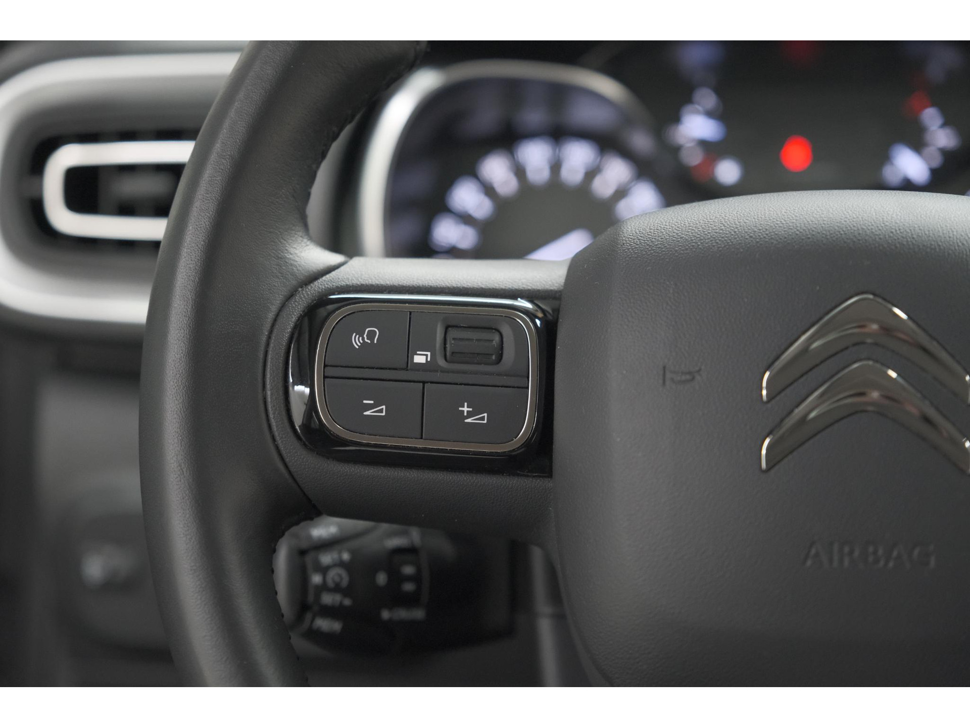 Citroen C3 PureTech 82 Feel Edition | Apple Carplay | Parkeersensoren | Navigatie | Climate Control | 16 Inch Velgen