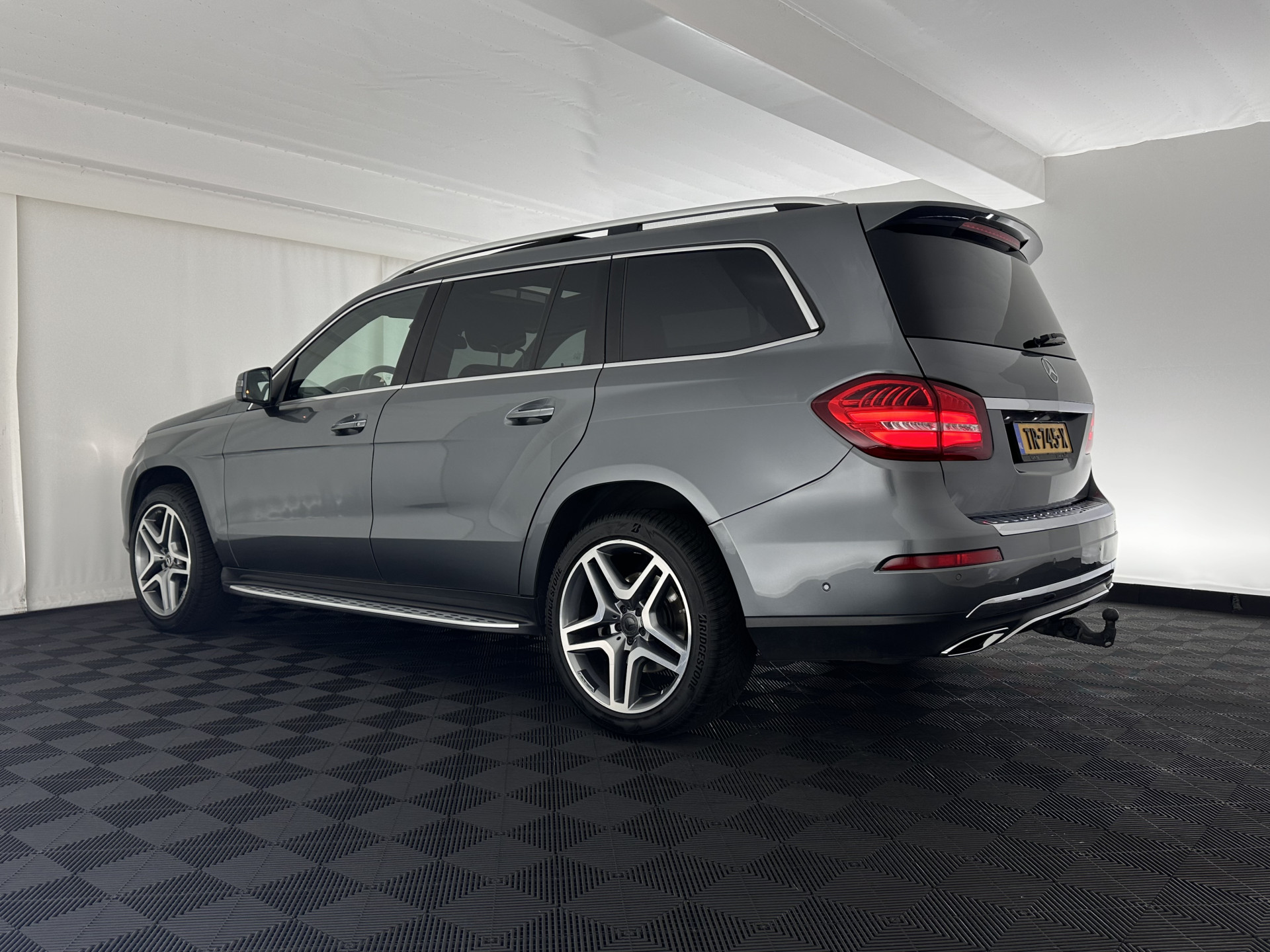 Mercedes-Benz GLS 350 d 4MATIC AMG-Line [ 7-Pers ] *PANO | LEATHER | FULL-LED | DISTRONIC | NAVI-FULLMAP | HEAT/COLD-COMFORTSEATS | BLINDSPOT | MEMORY-PACK | HARMAN/KARDON | TOPVIEW | KEYLESS | SHIFTPADDLES | PRIVACY-GLASS | TOWBAR | 21''ALU*