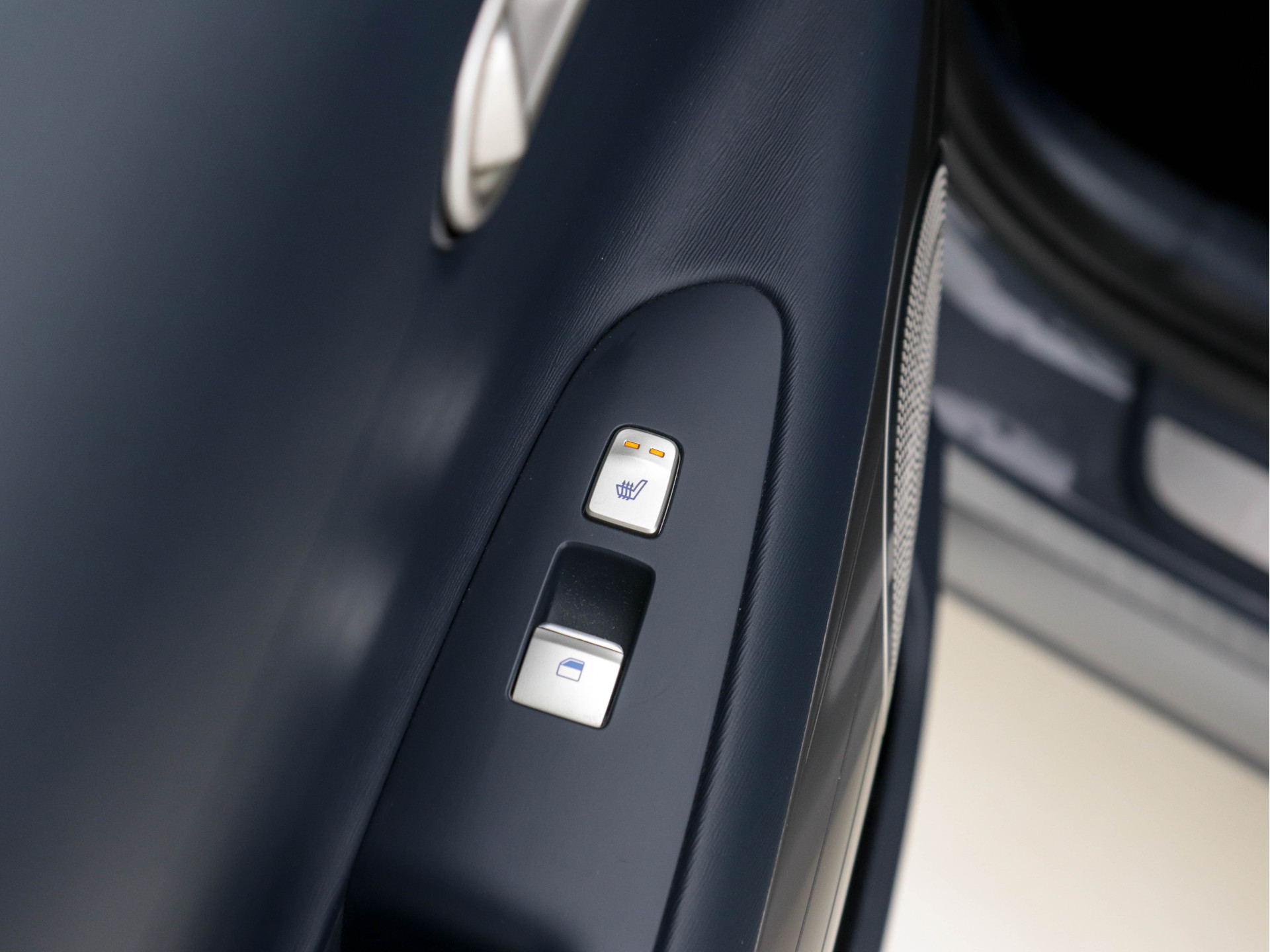 Hyundai NEXO FCEV Plus Pack [ HYDROGENIUM ] (INCL-BTW) *PANO | LEATHER | KRELL-SOUNDSYSTEM | NAVI-FULLMAP | ADAPT.CRUISE |  FULL-LED | KEYLESS | DAB | DIGI-COCKPIT | TOP-VIEW | SHIFT-PADDLES | COMFORTSEATS | 19"ALU*