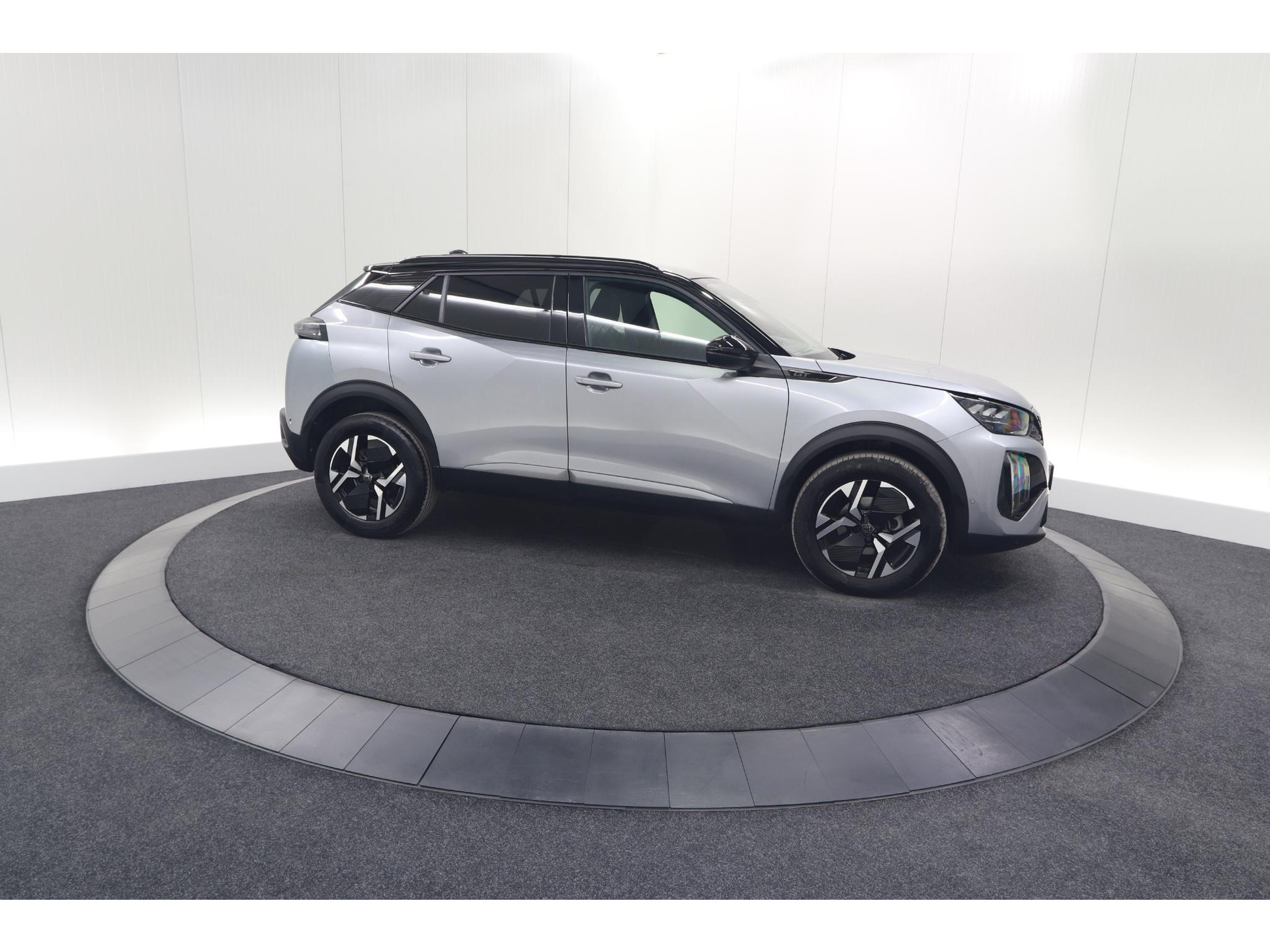 Peugeot 2008 PureTech 130 EAT8 GT | 360 Camera | Stoelmassage | Adaptieve Cruise Control | Dodehoekdetectie