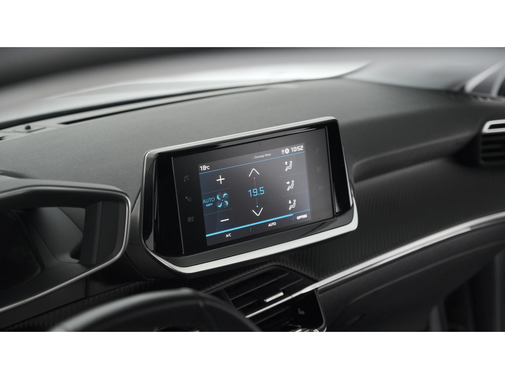 Peugeot 208 PureTech 100 EAT8 Allure | Parkeersensoren | Stoelverwarming | Apple Carplay | Climate Control