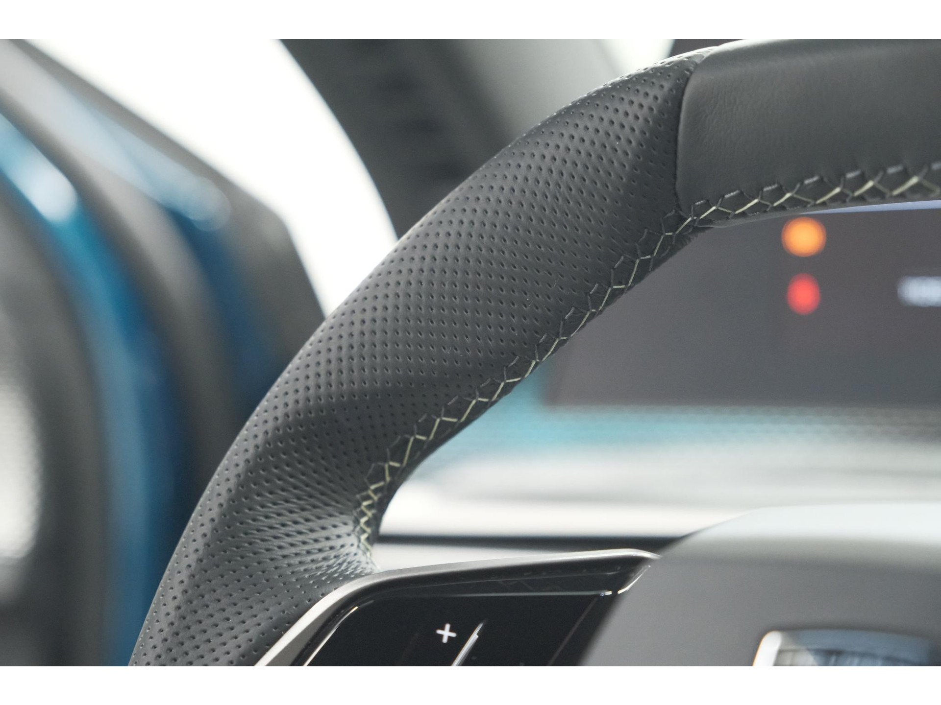 Peugeot 3008 1.2 Hybrid 136 GT | Panoramdak | 360 Camera | Stoelverwarming | Elektrische Kofferklep | Allseason Banden