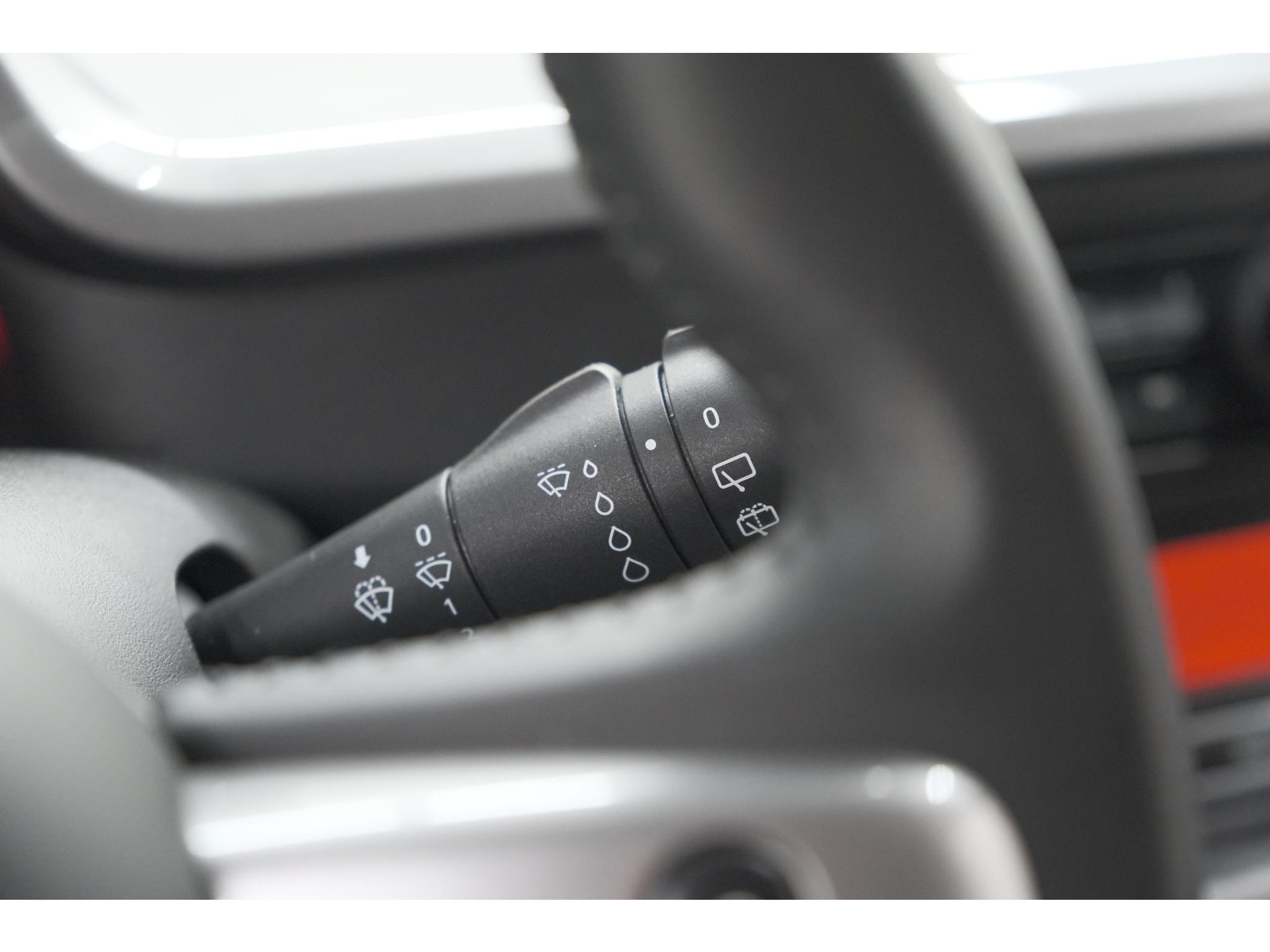 Renault Twingo 1.0 SCe Limited | Automaat | Parkeersensoren | Allseason Banden | Bluetooth Radio