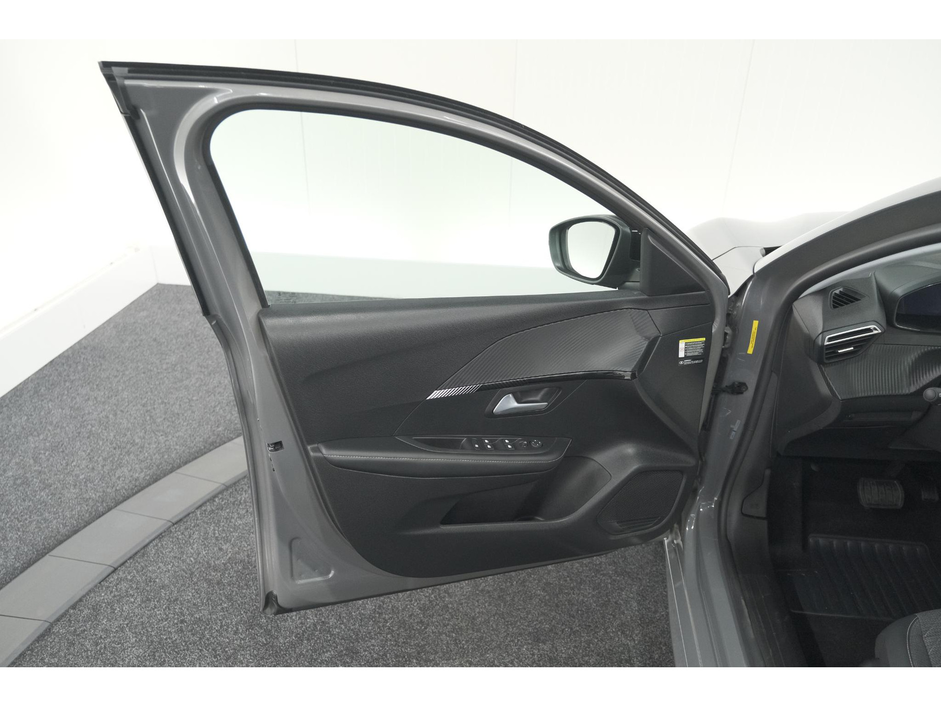 Peugeot 208 Hybrid 110 e-DCS6 Allure | Stoelverwarming | Apple Carplay | Parkeersensoren