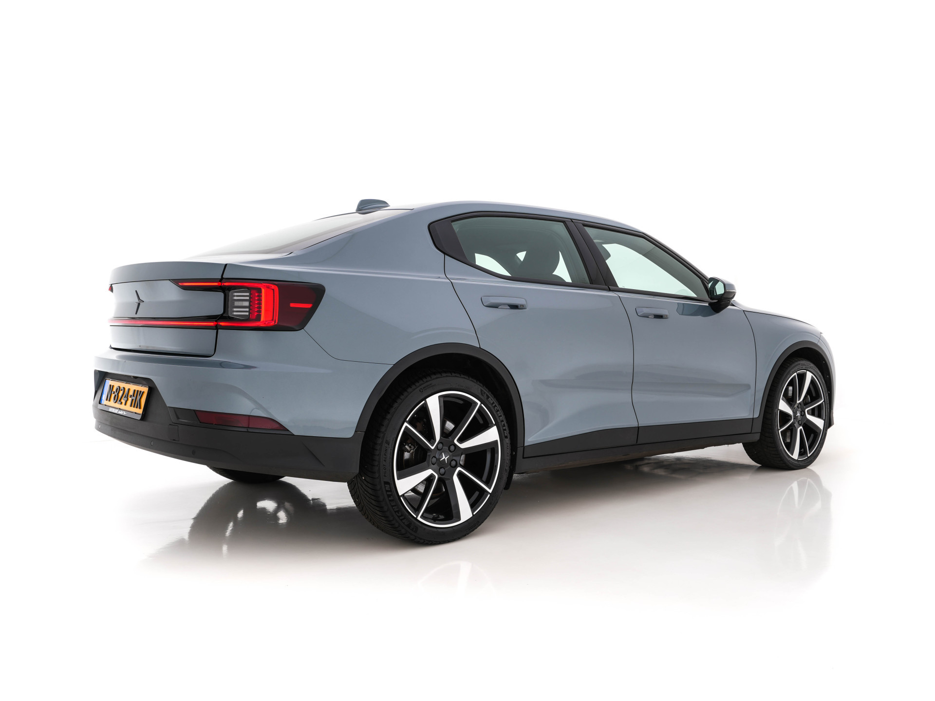 Polestar 2 Long Range Single Motor 78 kWh [ 3-Fase-11kW ] {SOH-95%} (INCL-BTW) *NAVI-FULLMAP | FULL-LED | KEYLESS | CAMERA | LANE-ASSIST | DIGI-COCKPIT | DAB+ | COMFORT-SEATS | ECC | PDC | 20''ALU*