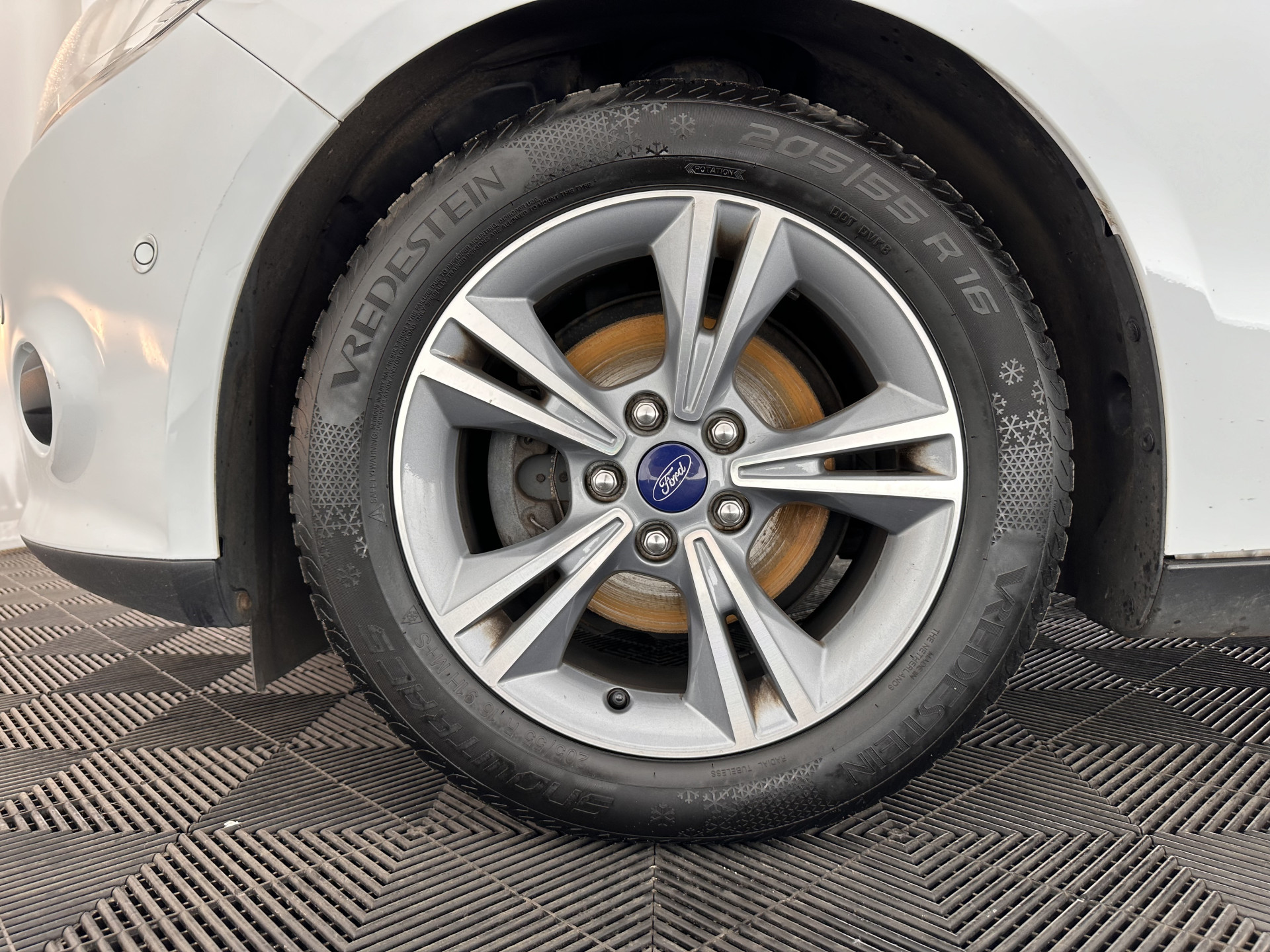 Ford Focus Wagon 1.0 EcoBoost Titanium MOTOR DEFECT !!!*NAVI-FULLMAP | COMFORT-SEATS | ECC | PDC | CRUISE | PARKPILOT | HEATED-SEATS | 16''ALU*