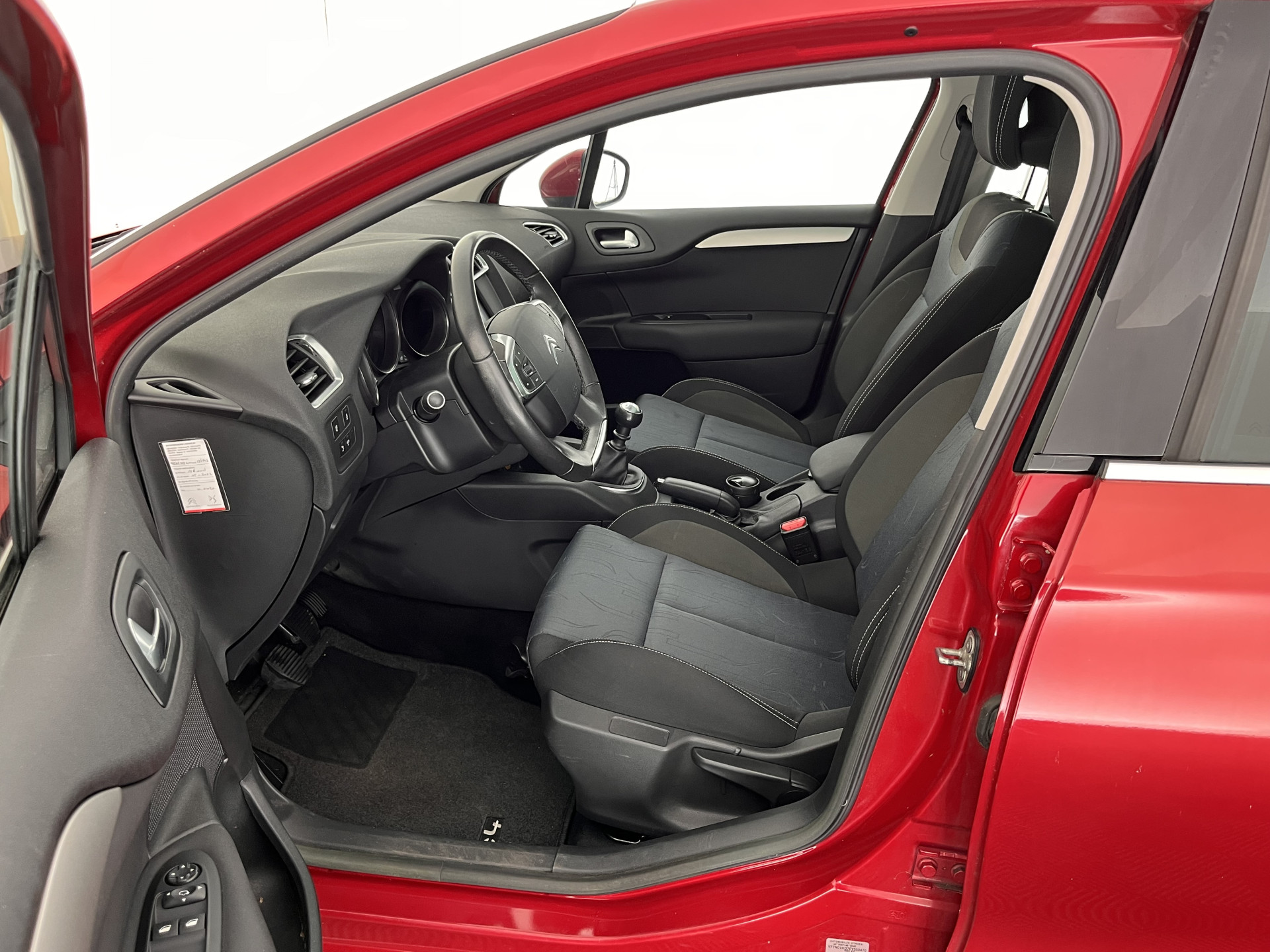 Citroën C4 1.6 e-HDi Ligne Business *PANO | NAVI-FULLMAP | COMFORT-SEATS | ECC | PDC | CRUISE | TOWBAR | 16"ALU*