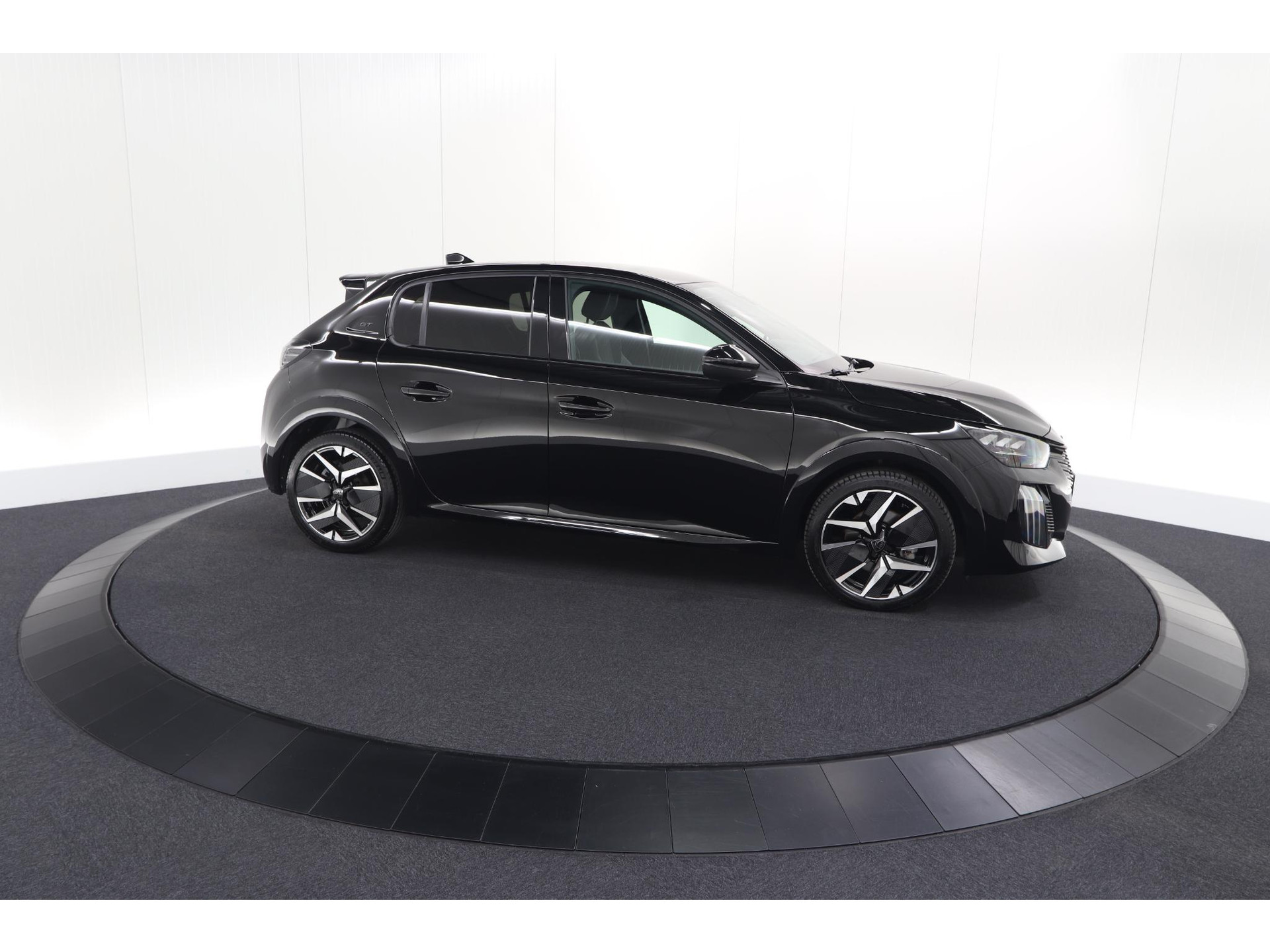 Peugeot 208 1.2 Hybrid 145 e-DCS6 GT | Alcantara Pakket | Camera | Apple Carplay | Stoelverwarming