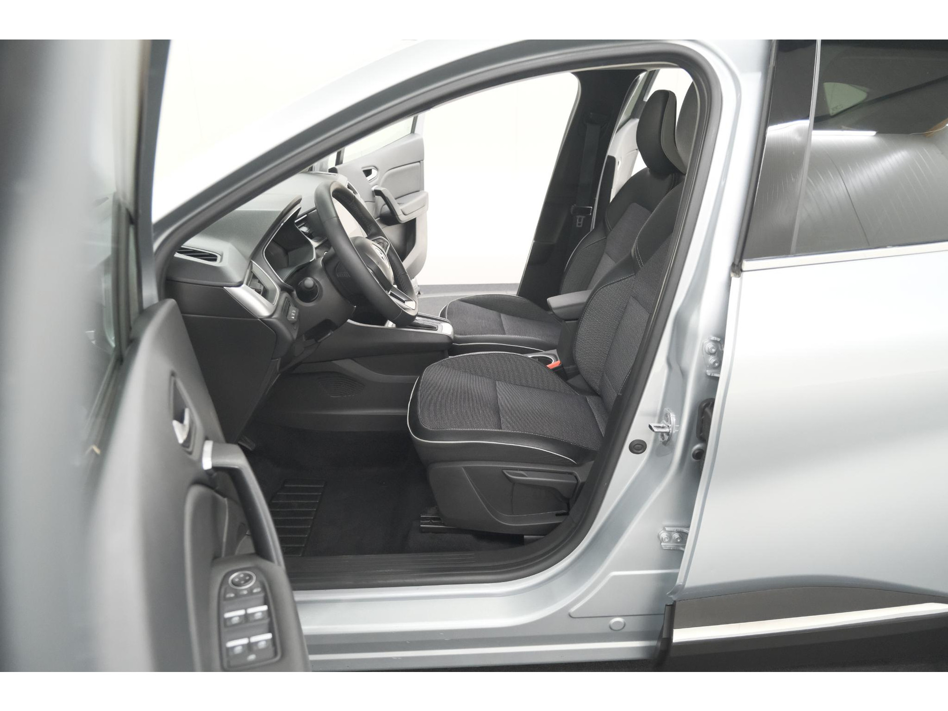 Renault Captur 1.6 E-Tech full hybrid 145 techno | Camera | Parkeersensoren | Climate control | Keyless