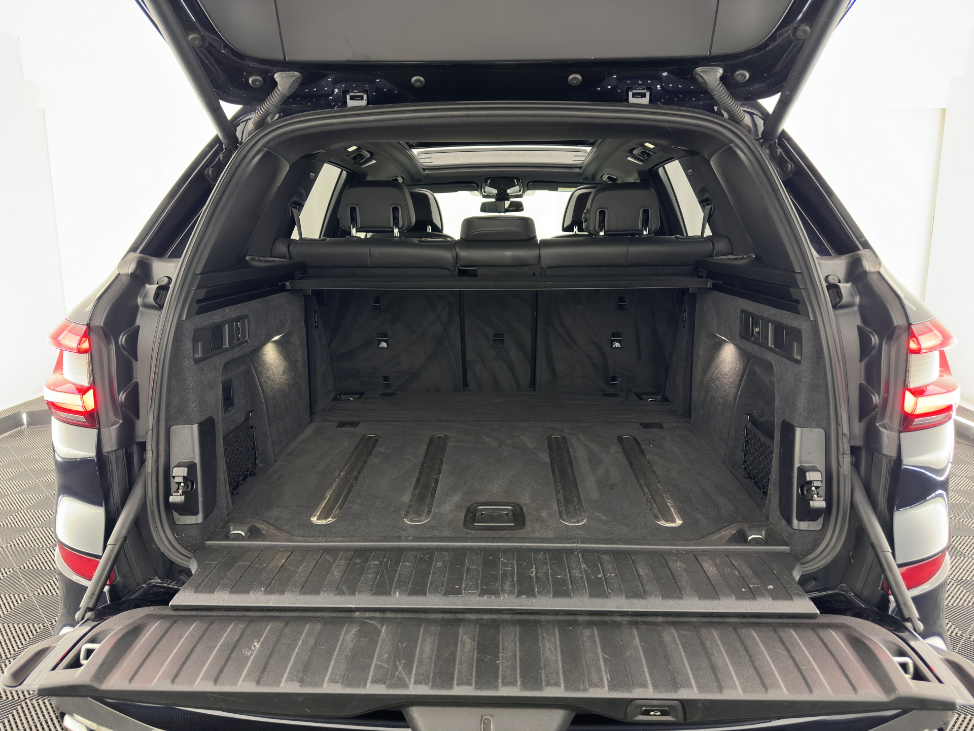 BMW X5 M50d M-Sportpack High Executive Aut. *PANO | HEAD-UP | LASER-LED | LEATHER | SOFT-CLOSE | ADAPTIVE-CRUISE | HARMAN/KARDON | BLIND-SPOT | MEMORY-PACK | TOP-VIEW | DIGI-COCKPIT | NAVI-FULLMAP | ECC | PDC | TOWBAR |