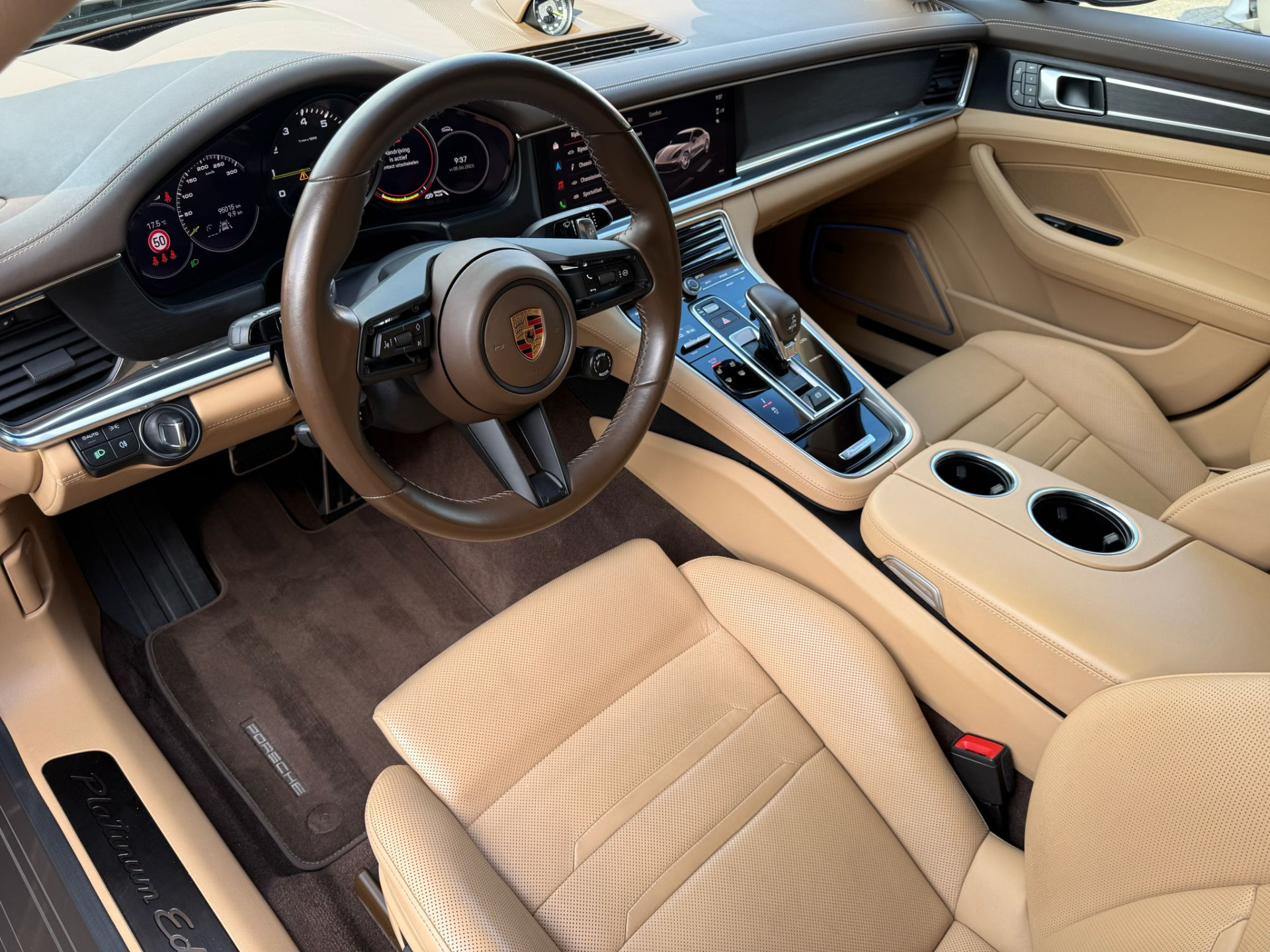 Porsche Panamera 2.9 4 E-Hybrid Platinum Edition | 2E EIGENAAR | 3/6/12MND GARANTIE | ACC | PANO | HUD | CARPLAY | SFEER | 360 CAMERA | BOMVOL | SOFTCLOSE |