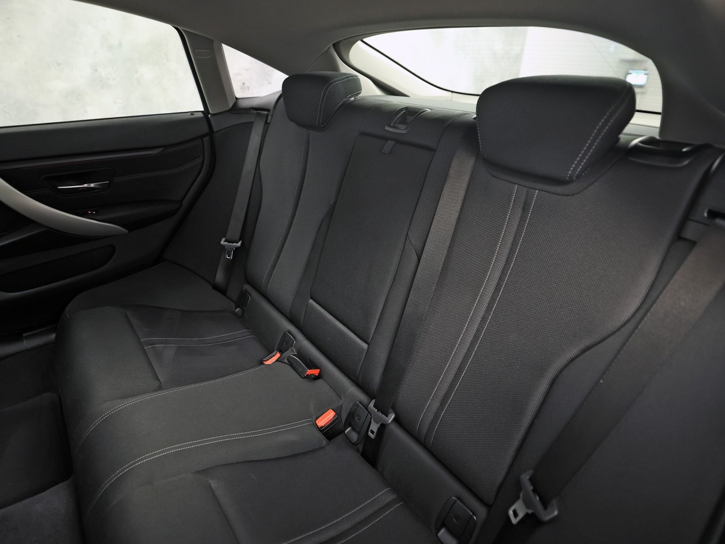 BMW 4-Serie Gran Coupe 418i Executive Sport Black Pack Automaat (NAP, DEALER ONDERHOUDEN, NAVIGATIE, CLIMATE, SPORTSTOELEN, PARKEERSENSOREN, CRUISE, FLIPPERS, NIEUWE APK, NIEUWSTAAT)