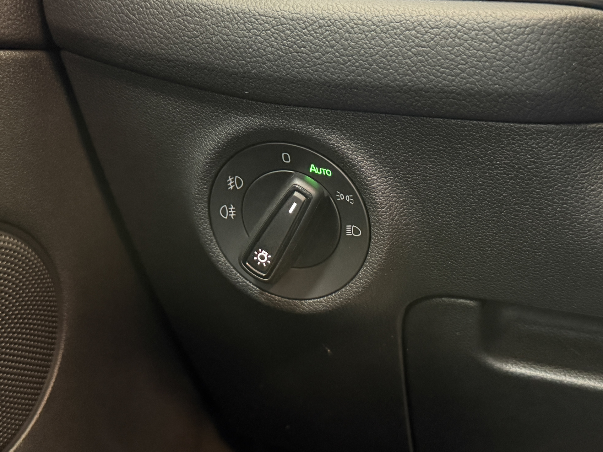ŠKODA Kodiaq 1.5 TSI Business Edition | Panoramadak | Trekhaak | Apple Carplay | Dakdragers