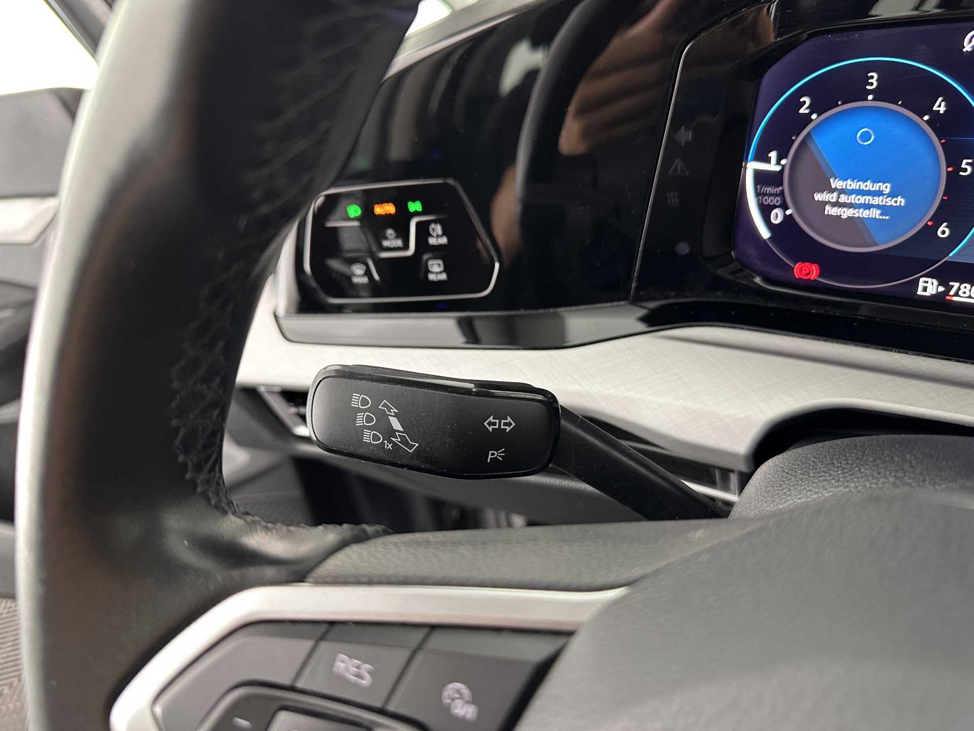 Volkswagen Golf Variant 2.0 TDI Life Business (INCL-BTW)  *FULL-LED | DIGI-COCKPIT | NAVI-FULLMAP | HEATED-COMFORTSEATS | KEYLESS | DAB+ | CARPLAY | ECC | AMBIENT-LIGHT | PDC | 16''ALU*