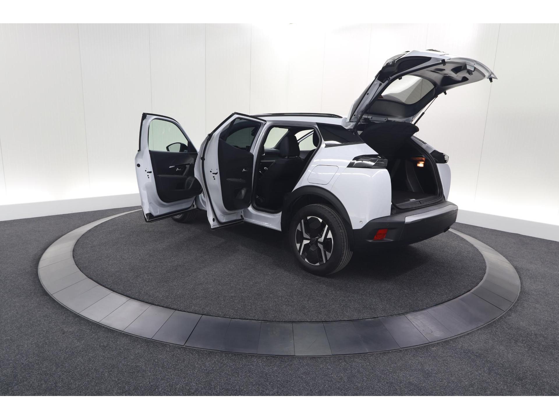Peugeot 2008 PureTech 100 Allure | 360 Camera | Dodehoekdetectie | Navigatie | Apple Carplay