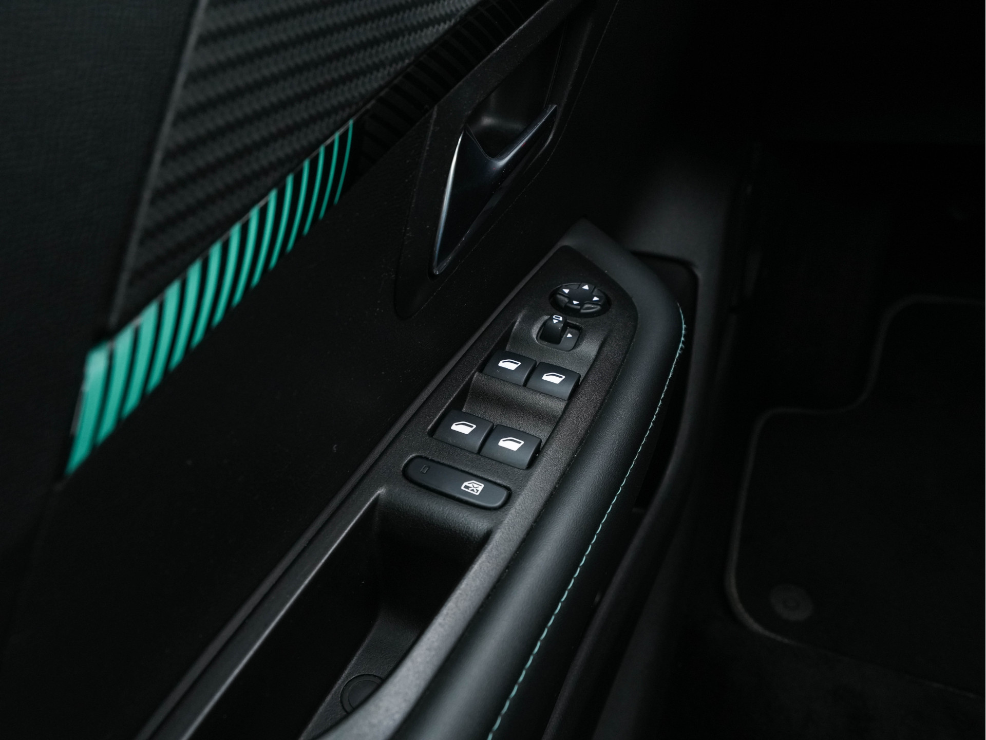 Peugeot e-208 EV Allure 50 kWh {SOH-91%} Aut *HEATPUMP | FULL-LED | DIGI-COCKPIT | BLINDSPOT | CAMERA | NAVI-FULLMAP | LANE-ASSIST | KEYLESS | DAB | CCS-FASTLOADER | TOPVIEW | AMBIENTLIGHT | PRIVACYGLASS | 17"ALU*