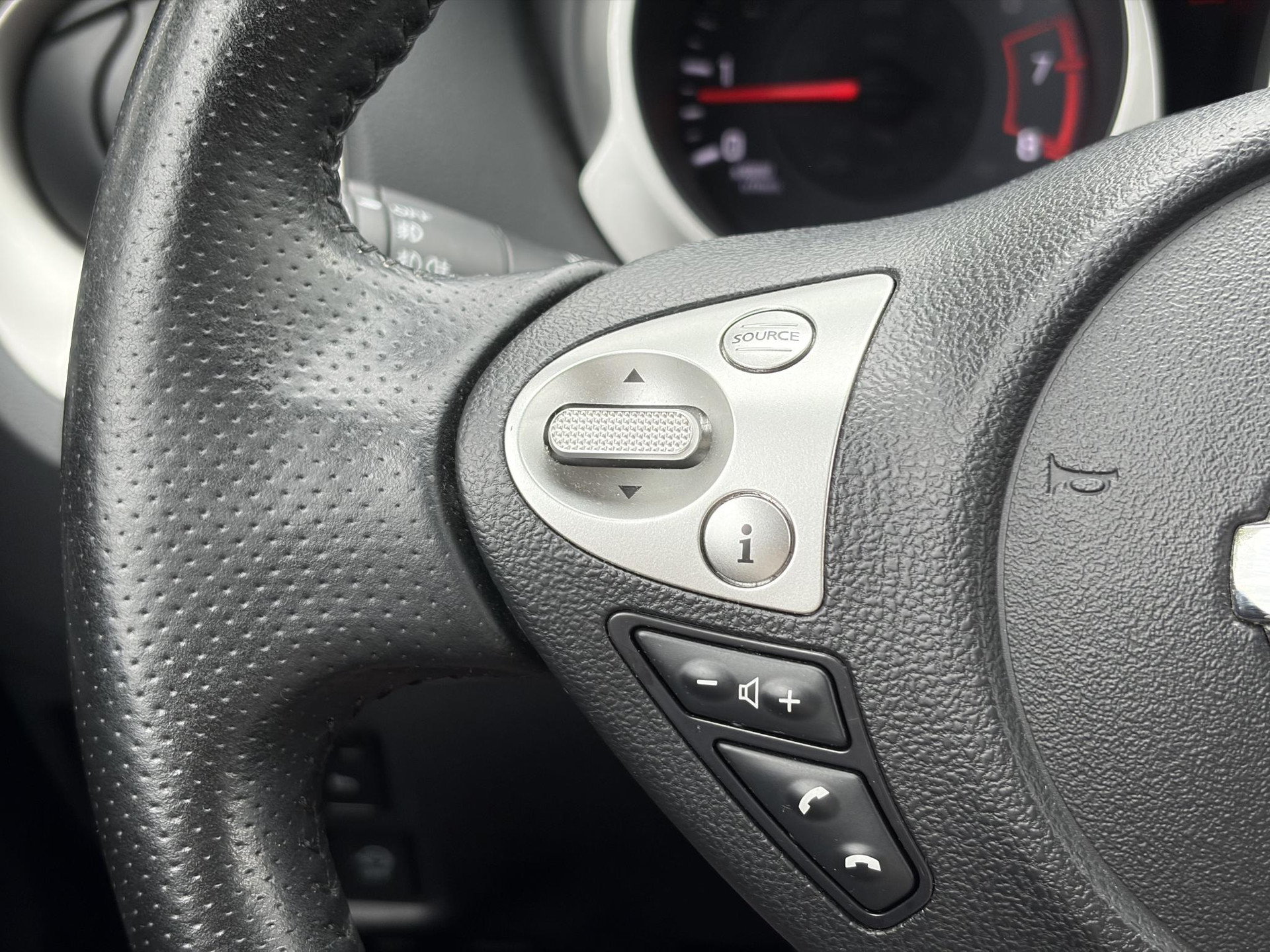 Nissan Juke 1.6 Connect Edition ✓1e Eigenaar✓Navi✓Camera✓117pk✓Clima✓Cruise✓Lm velgen✓Recent beurt gehad✓N.A.P✓Apk tot 09-2027