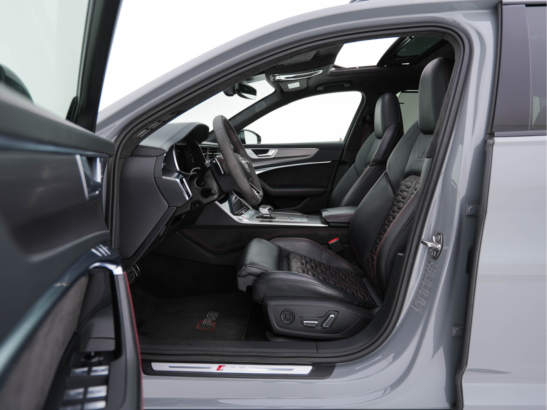 Audi RS6 Avant TFSI Quattro ! FULL-OPTIONS ! (INCL-BTW) Aut. *CERAMIC-BREAKS | VALCONA-LUXURY-LEATHER | HEAD-UP | LASER-LIGHT | BANG&OLUFSEN-ADVANCED | SOFT-CLOSE | ADAPTIVE-CRUISE | BLINDSPOT | TOP-VIEW | MEMORY-PACK | DAB+ | ...