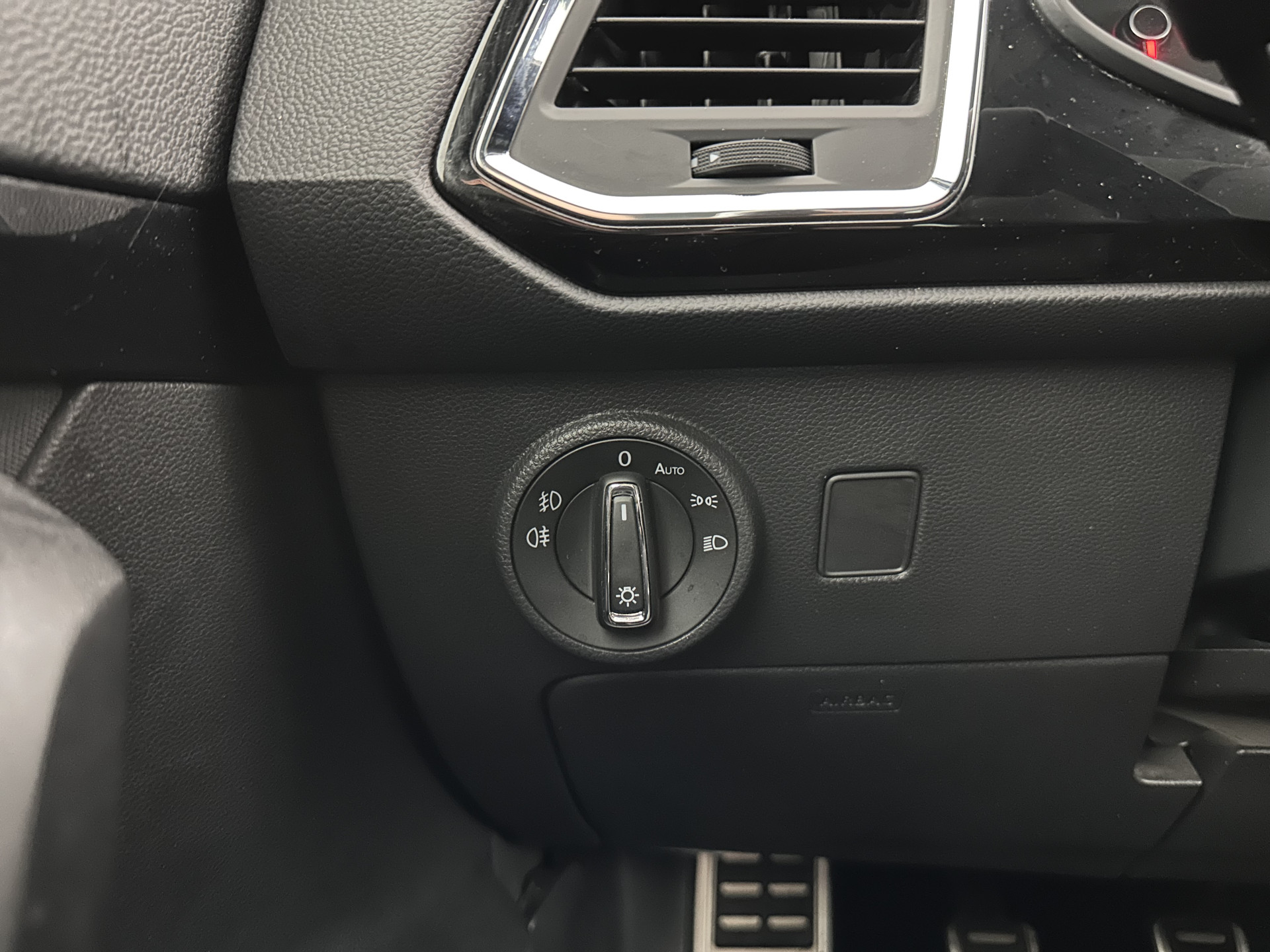 SEAT Ateca 1.5 TSI FR Business Intense (INCL-BTW) *FULL-LED | SPORT-SEATS | NAVI-FULLMAP | LEATHER-MICROFIBRE | CAMERA | KEYLESS | DAB+ | CARPLAY | ECC | PDC | CRUISE | TOWBAR | 18''ALU*