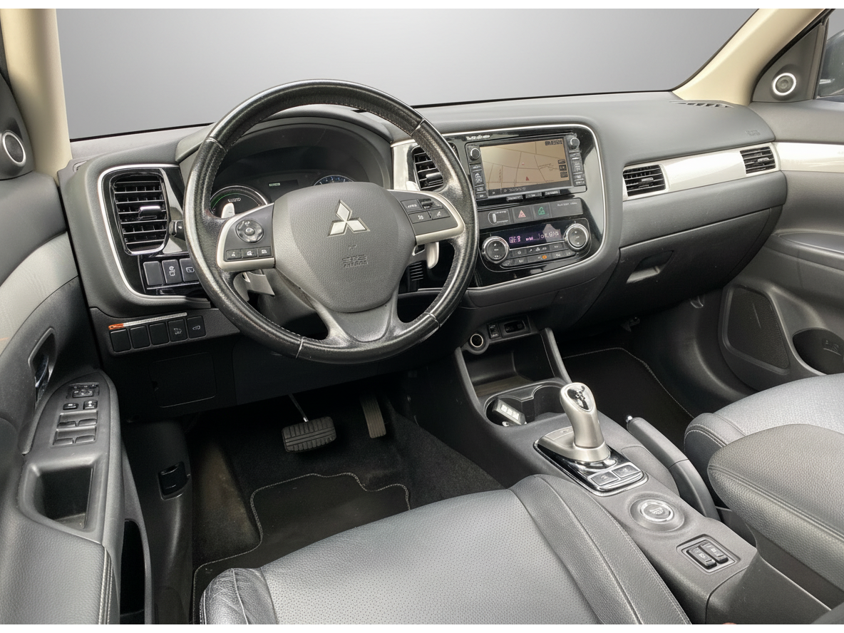 Mitsubishi Outlander 2.0 PHEV Instyle 4WD 203 pk | navigatie | leder interieur | schuifdak | trekhaak | elektr. achterklep