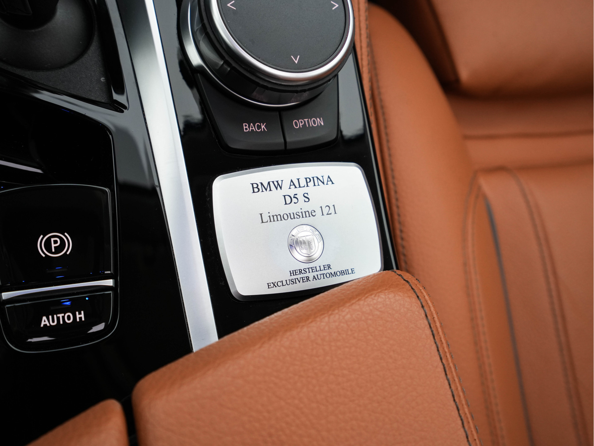 Alpina BMW ALPINA D5 S "Limousine nr.121" ALLRAD Aut. *PANO | LEATHER | HARMAN/KARDON | FULL-LED | ADAPTIVE-CRUISE | MEMORY-PACK | DIGI-COCKPIT | CAMERA | NAVI-FULLMAP | HEATED-COMFORTSEATS | AMBIENTLIGHT | SHIFTPADDLES |  TOWBAR | DAB | ..