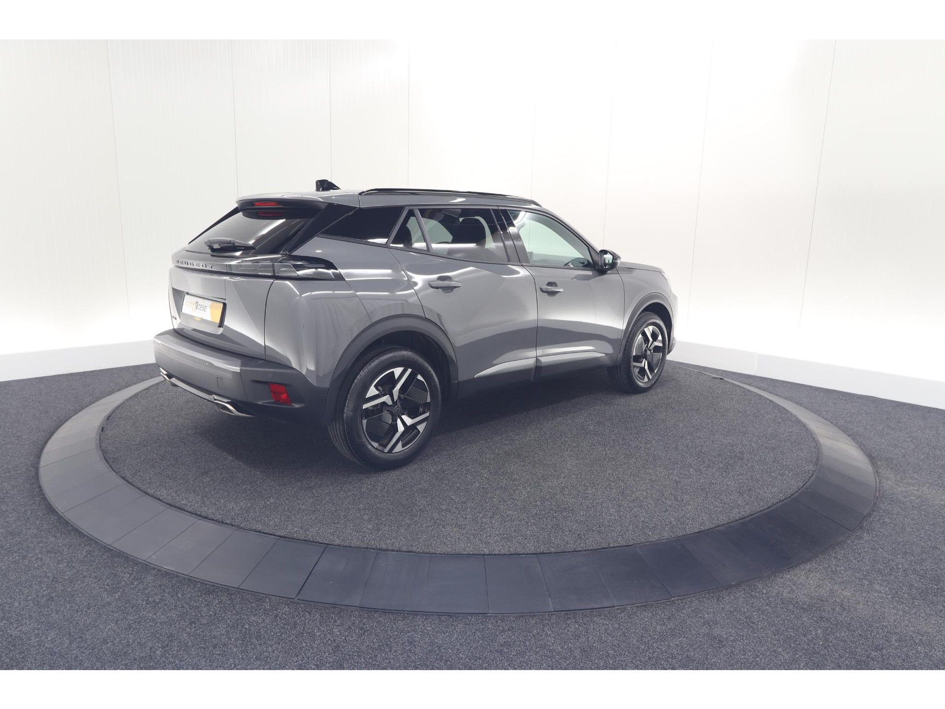 Peugeot 2008 PureTech 130 EAT8 Allure | 100% Benzine | Parkeersensoren Voor + Achter | Apple CarPlay | Climate Control