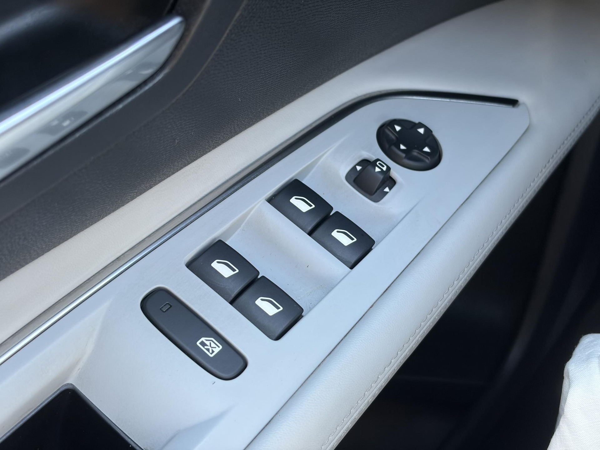 Peugeot 3008 1.2 PureTech Allure 2e Eigenaar l D-riem vv in 2023 l 360° Camera l Carplay l Dealer Onderhouden l Keyless l Stoelverwarming l Dodehoek l 6 Bak l Pdc V+A l 131pk l Bj 12-2017 l 19'' Lmv l Apk tot 12-2026