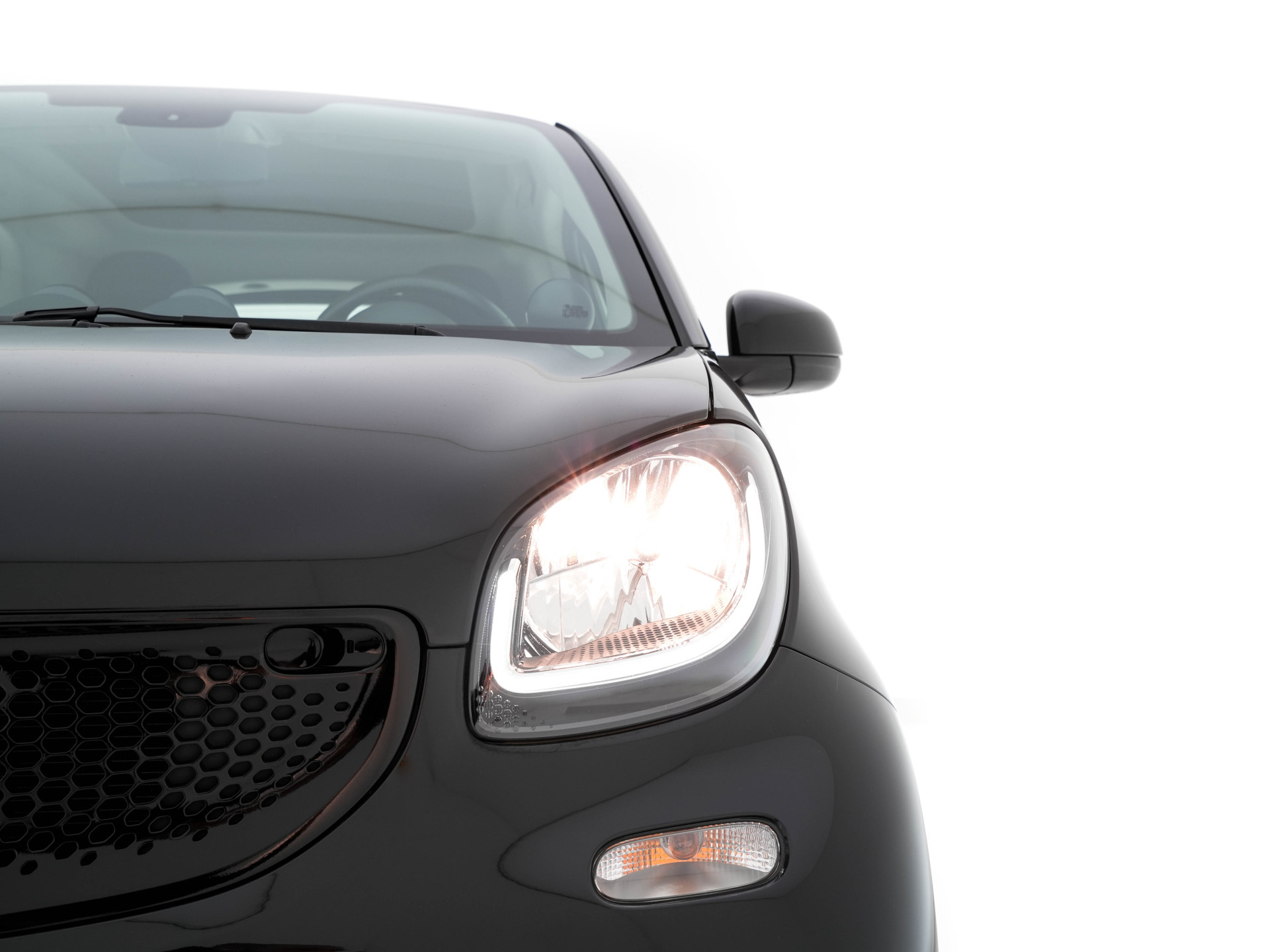 Smart fortwo EQ Business Solution 18 kWh [ 3-Fase ] ( SOH-93%) Aut. *PANO | LEATHER | NAVI-FULLMAP | CAMERA | HEATED-COMFORTSEATS | AIRCO | CRUISE | AMBIENT-LIGHT | 15''ALU*