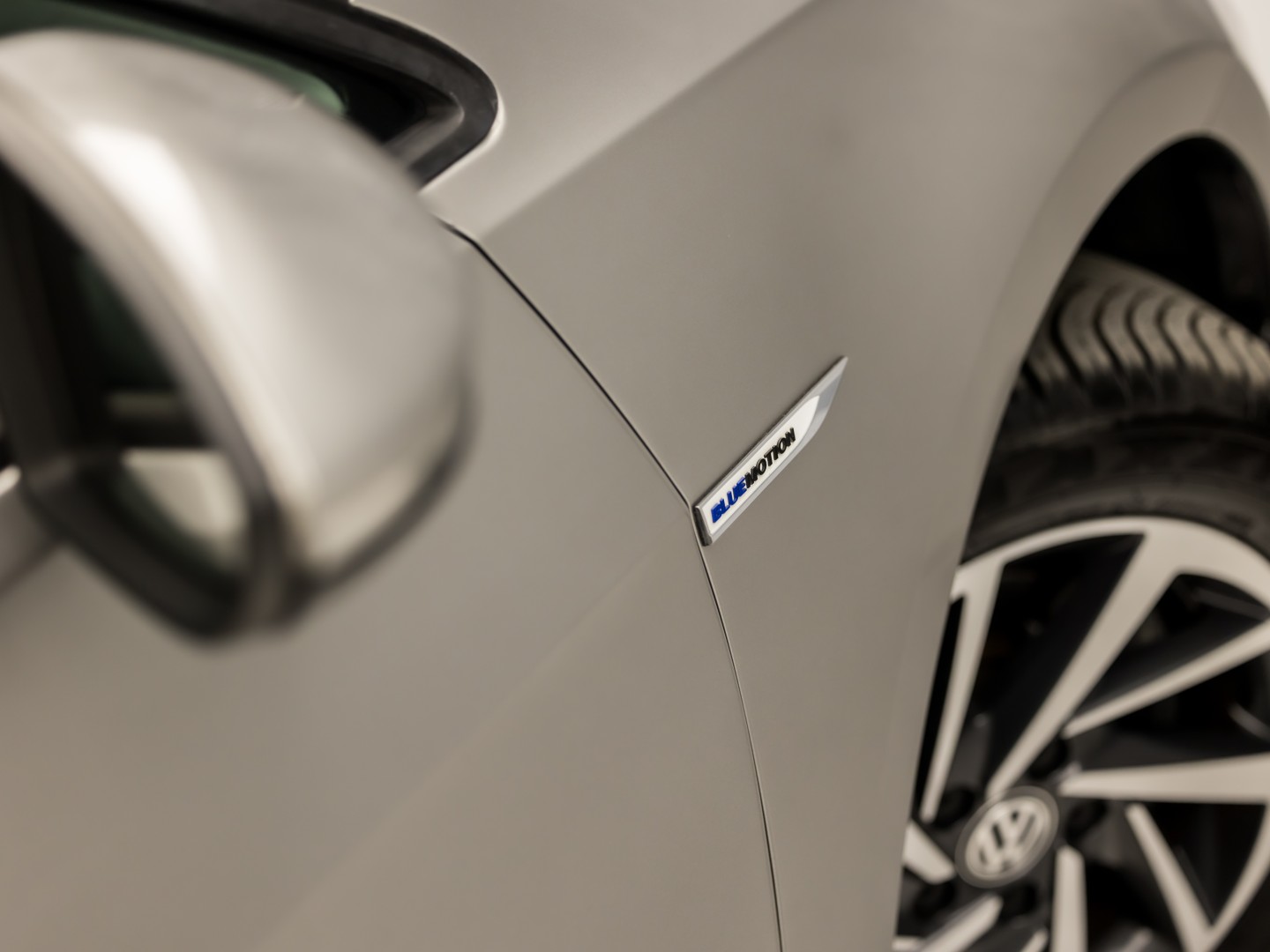 Volkswagen Golf 1.5 TSI 131PK Sportline (APPLE CARPLAY, GROOT NAVI, 4 CILINDER, CLIMATE, LED KOPLAMPEN, STOELVERWARMING, SPORTSTOELEN, GETINT GLAS, LM VELGEN, ADAPTIVE CRUISE, PARKEERSENSOREN, NIEUWSTAAT)