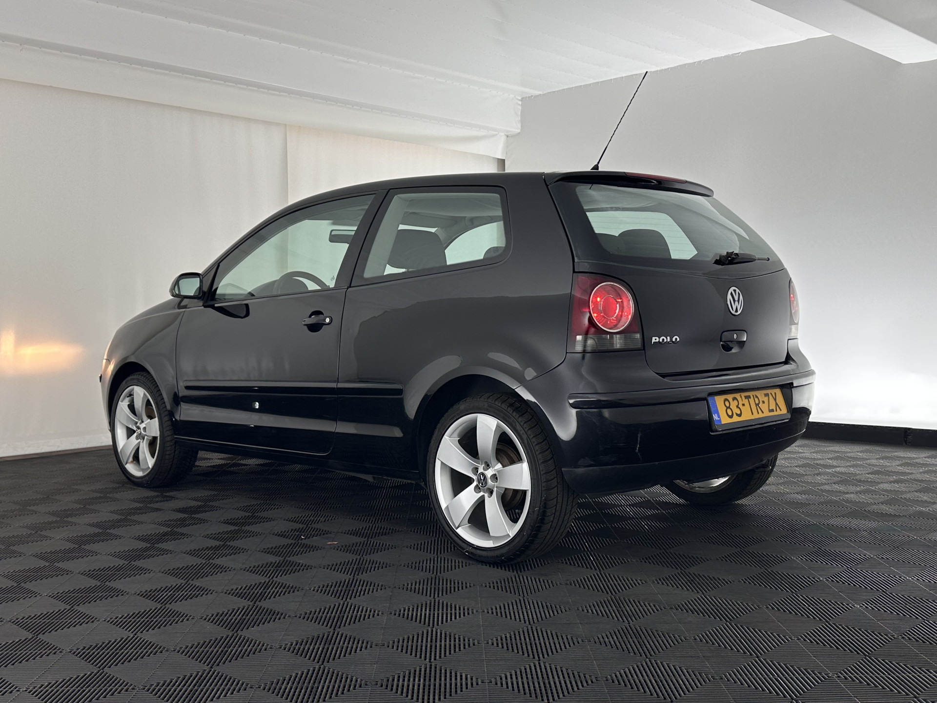 Volkswagen Polo 1.2 Optive *AIRCO | RADIO | SPORT-SEATS | 17''ALU*