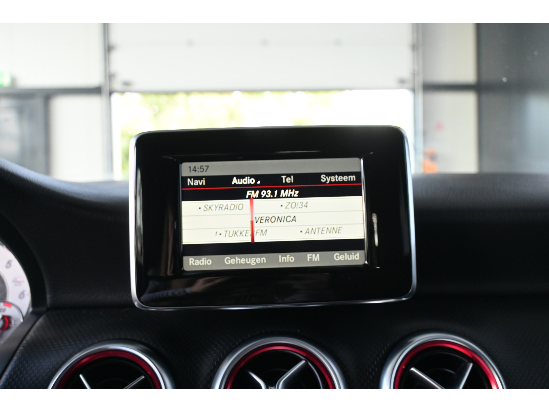 Mercedes-Benz A-klasse 180 CDI AMG Automaat Airco Navigatie Stoelverwarming Rijklaarprijs Inruil Mogelijk!