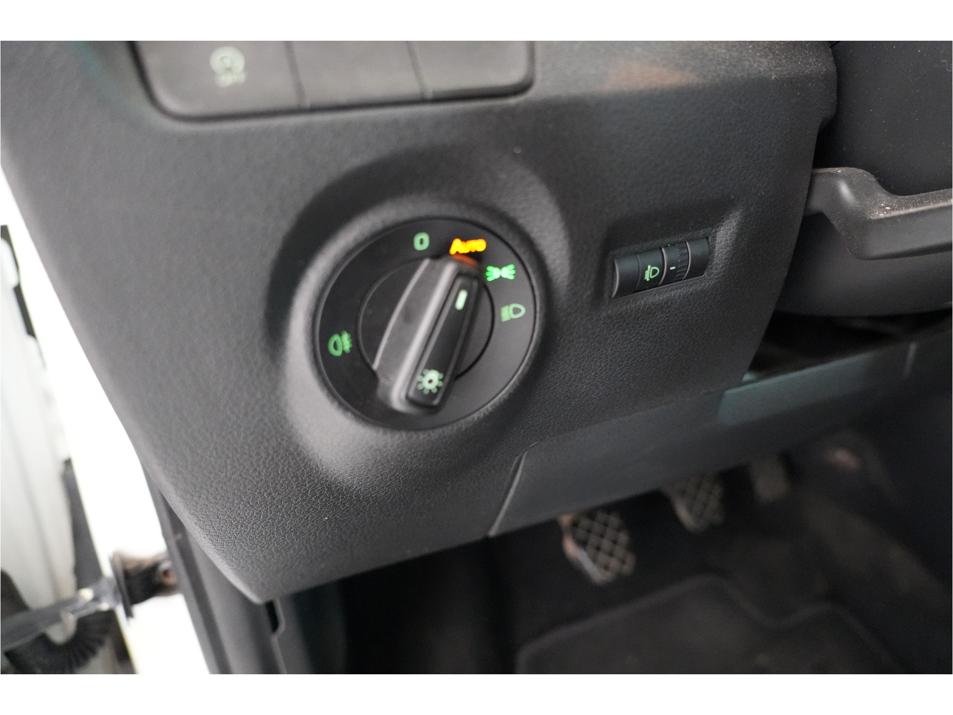 ŠKODA Fabia 1.0 TSI Drive | Navi | Cruise | PDC |