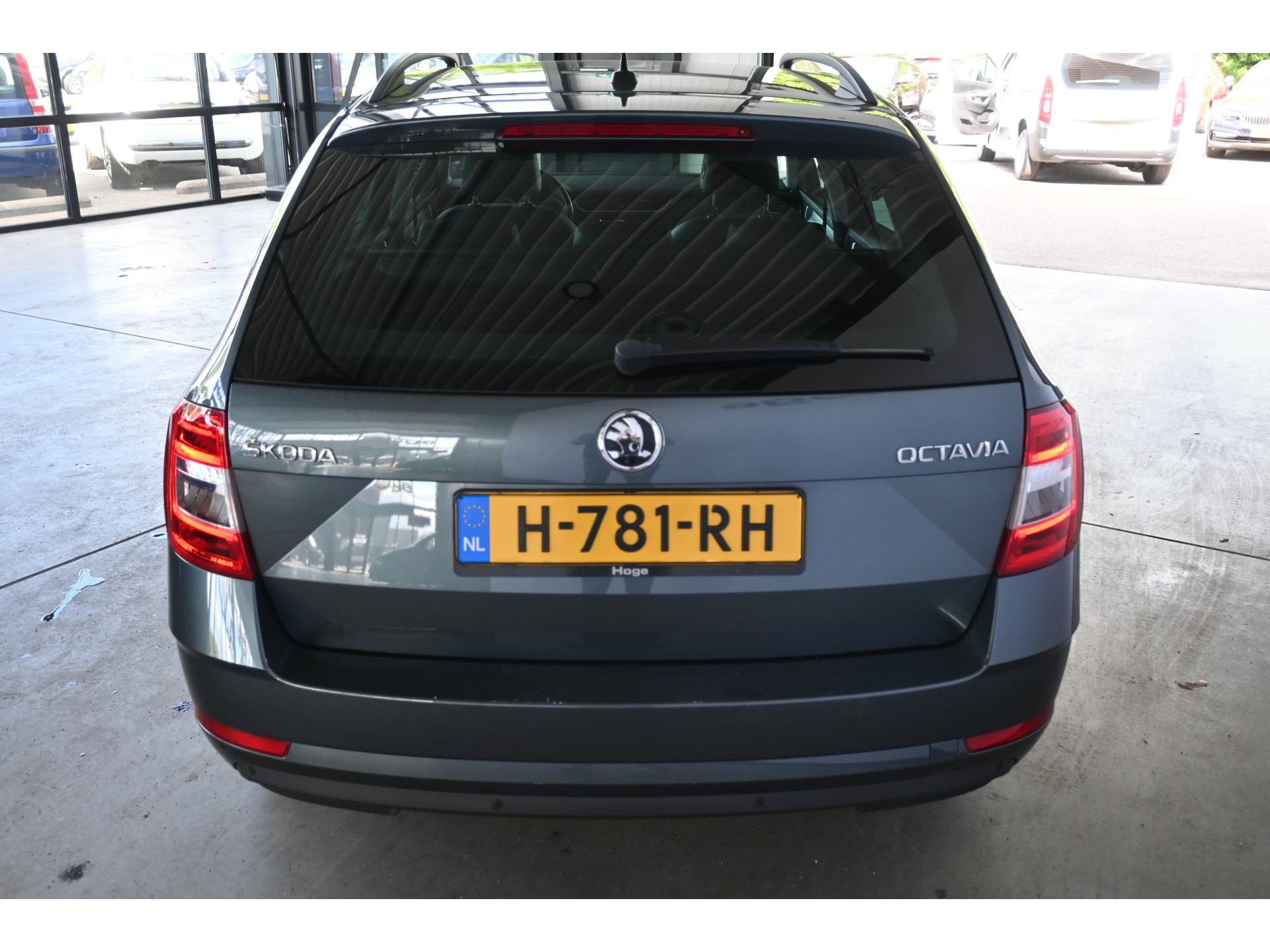 ŠKODA Octavia Combi 1.0 TSI Greentech Business Edition Nap! Navigatie Clima Cruise control Stoelverwarming PDC Inruil Mogelijk!