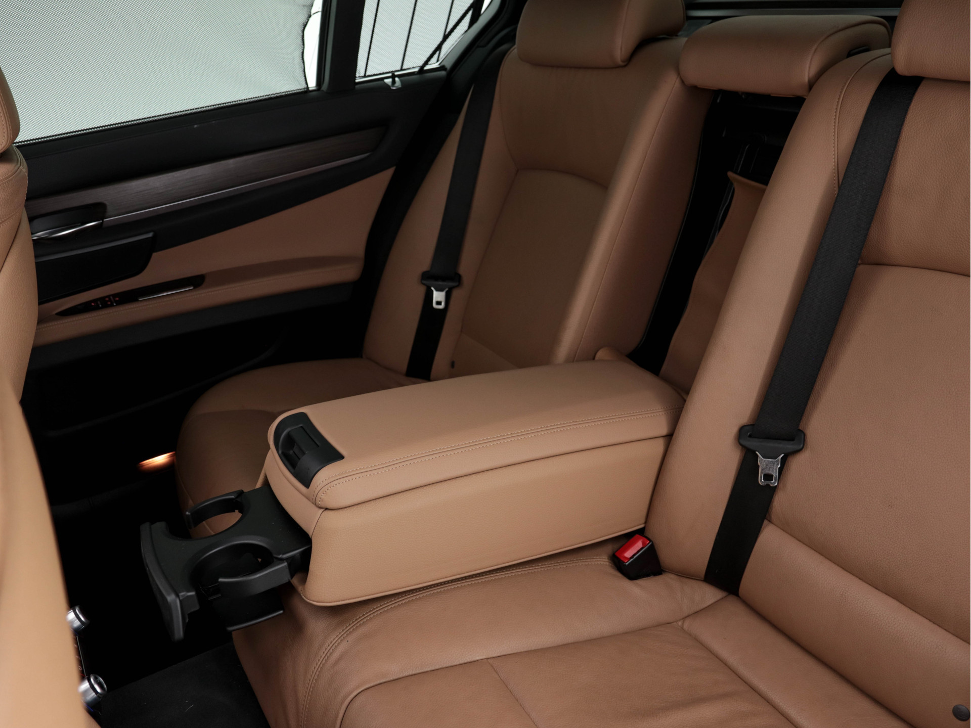 BMW 7-serie 740d xDrive M-Sport Aut. *PANO | LEATHER | FULL-LED | SURROUND-VIEW | NAVI-FULLMAP | SOFT-CLOSE | HEAD-UP | HARMAN/KARDON-AUDIO | KEYLESS | CRUISE | HEATED-SPORTSEATS | LANE-ASSIST | MEMORY-PACK | TOWBAR