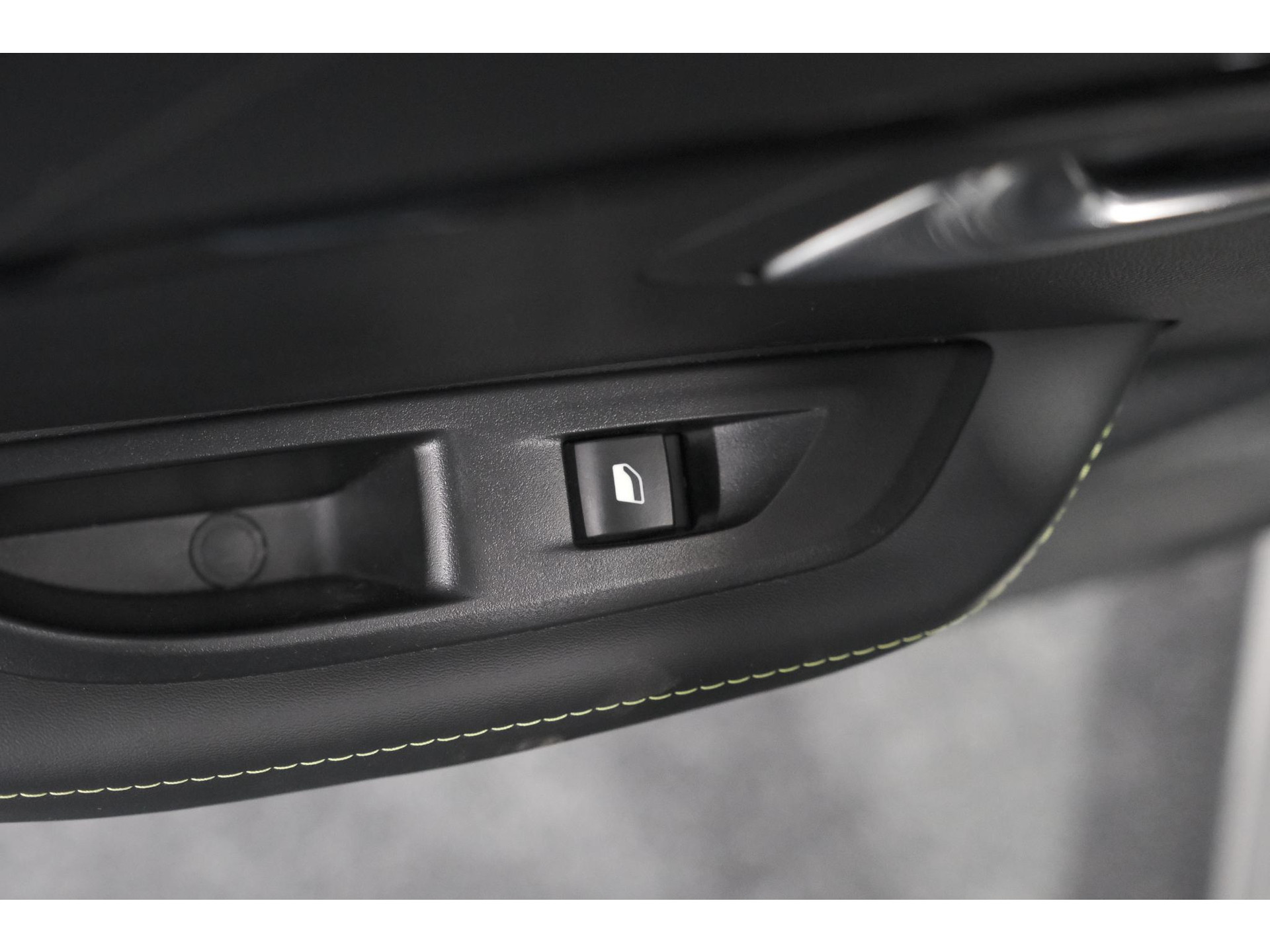 Peugeot 208 PureTech 100 GT | Camera | Adaptieve Cruise Control | Navigatie | Apple Carplay