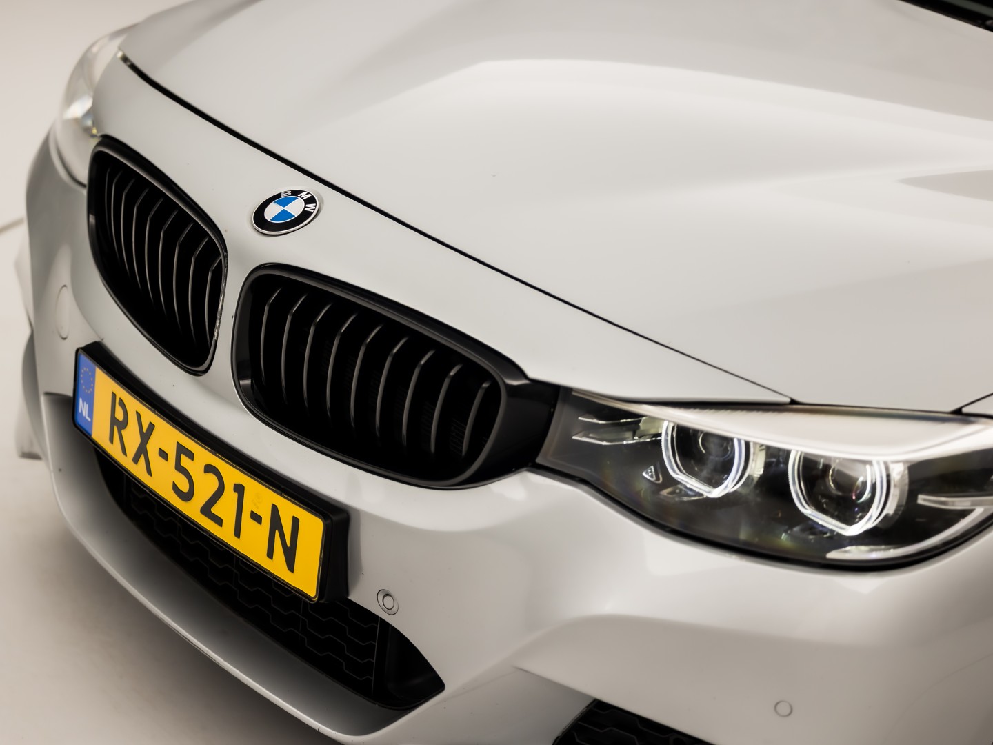 BMW 3 Serie GT 320i M Sport High Executive 184Pk Automaat (GROOT NAVI, M PAKKET, STOELVERWARMING, LEDER, SPORTSTOELEN, GETINT GLAS, PARKEERSENSOREN, NIEUWSTAAT)
