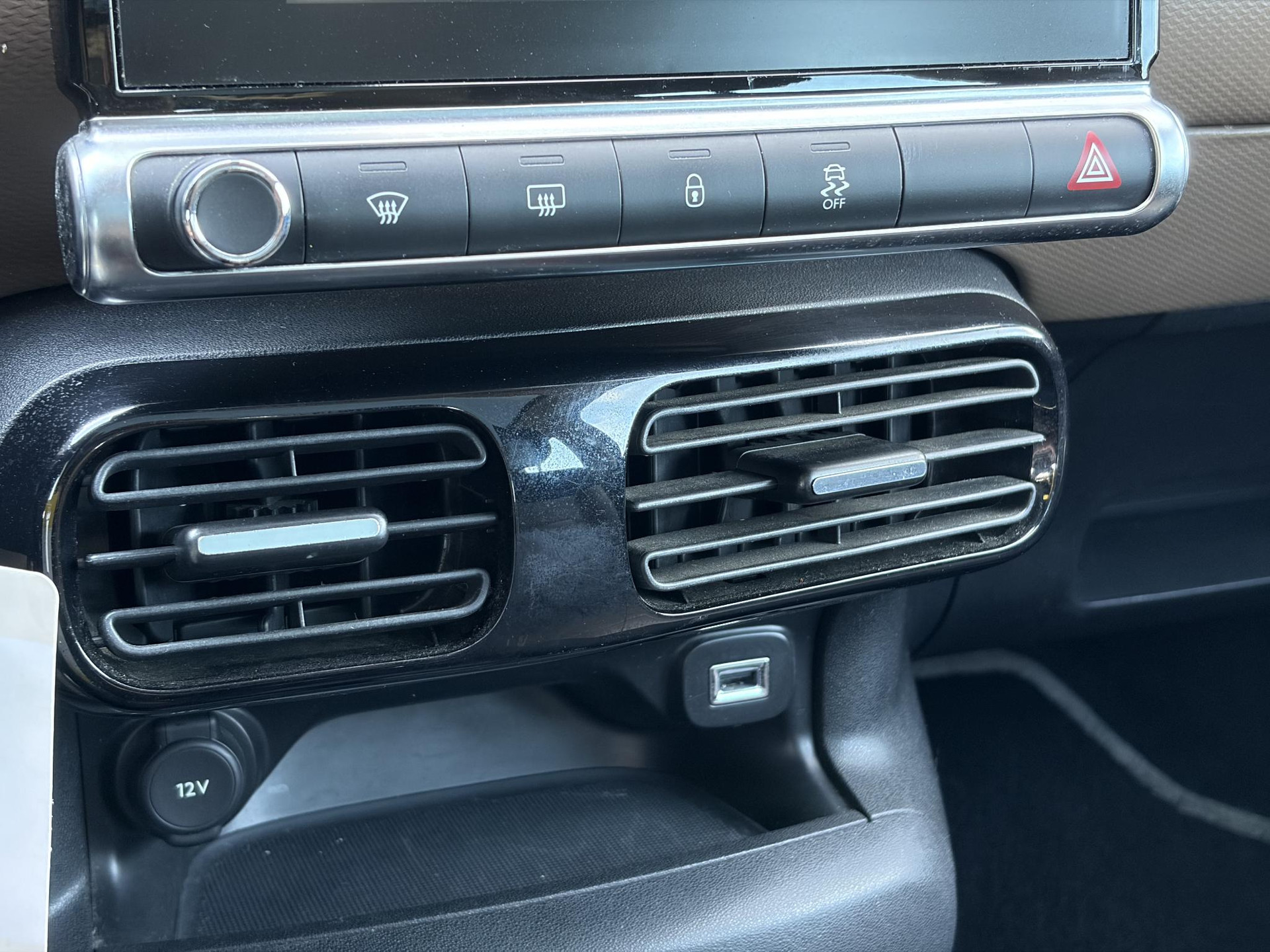 Citroen C4 Cactus 1.2 PureTech Business ✓D-riem vv in 2026✓Pano✓Camera✓Carplay✓110pk✓Stoelverw✓Navi✓Clima✓Cruise✓Pdc✓Halfleder✓N.A.P✓Apk tot 02-2027