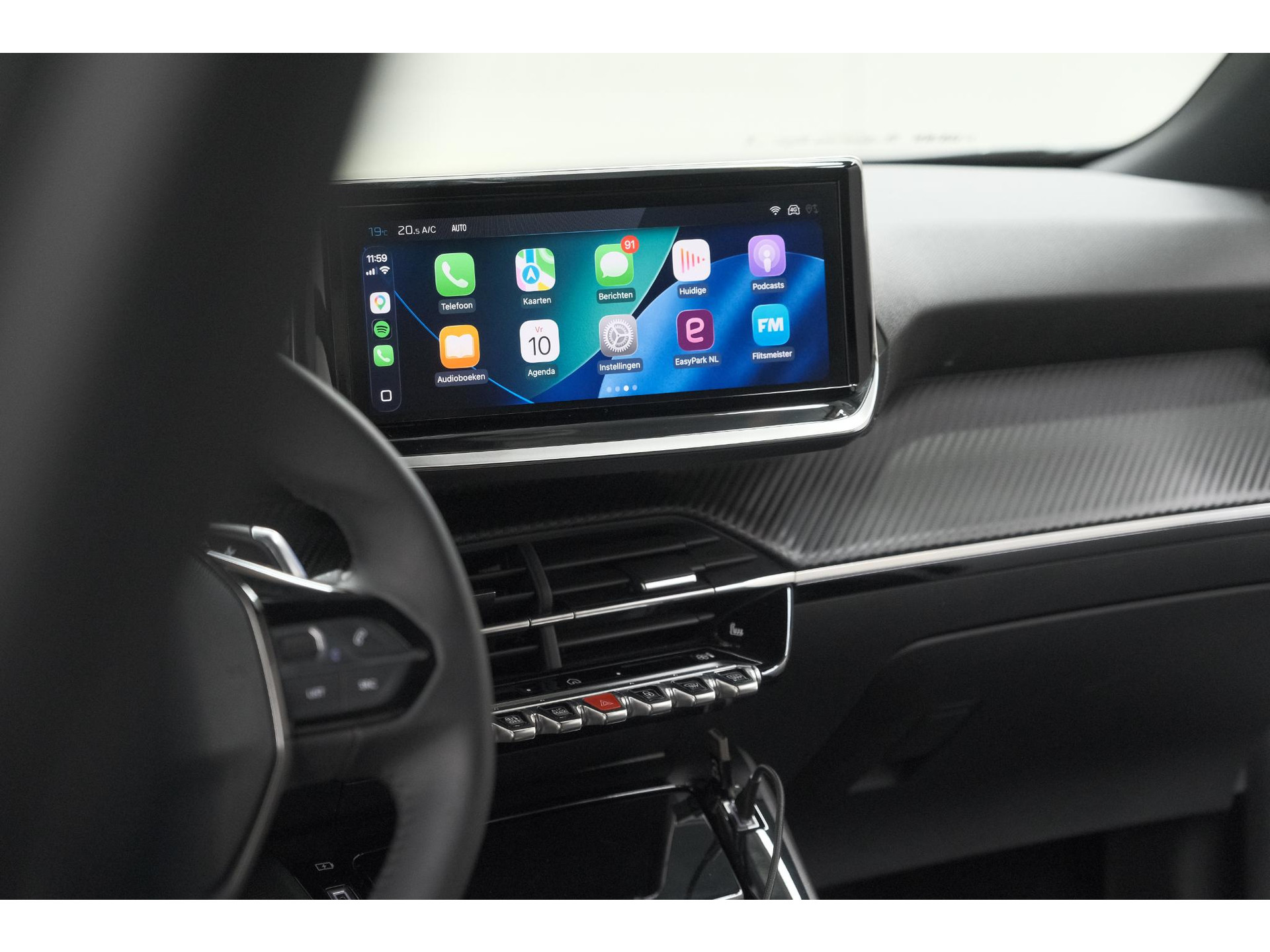 Peugeot 2008 PureTech 130 EAT8 Allure | Allseason banden | 360 Camera | Dodehoekdetectie | Apple Carplay | Stoelverwarming