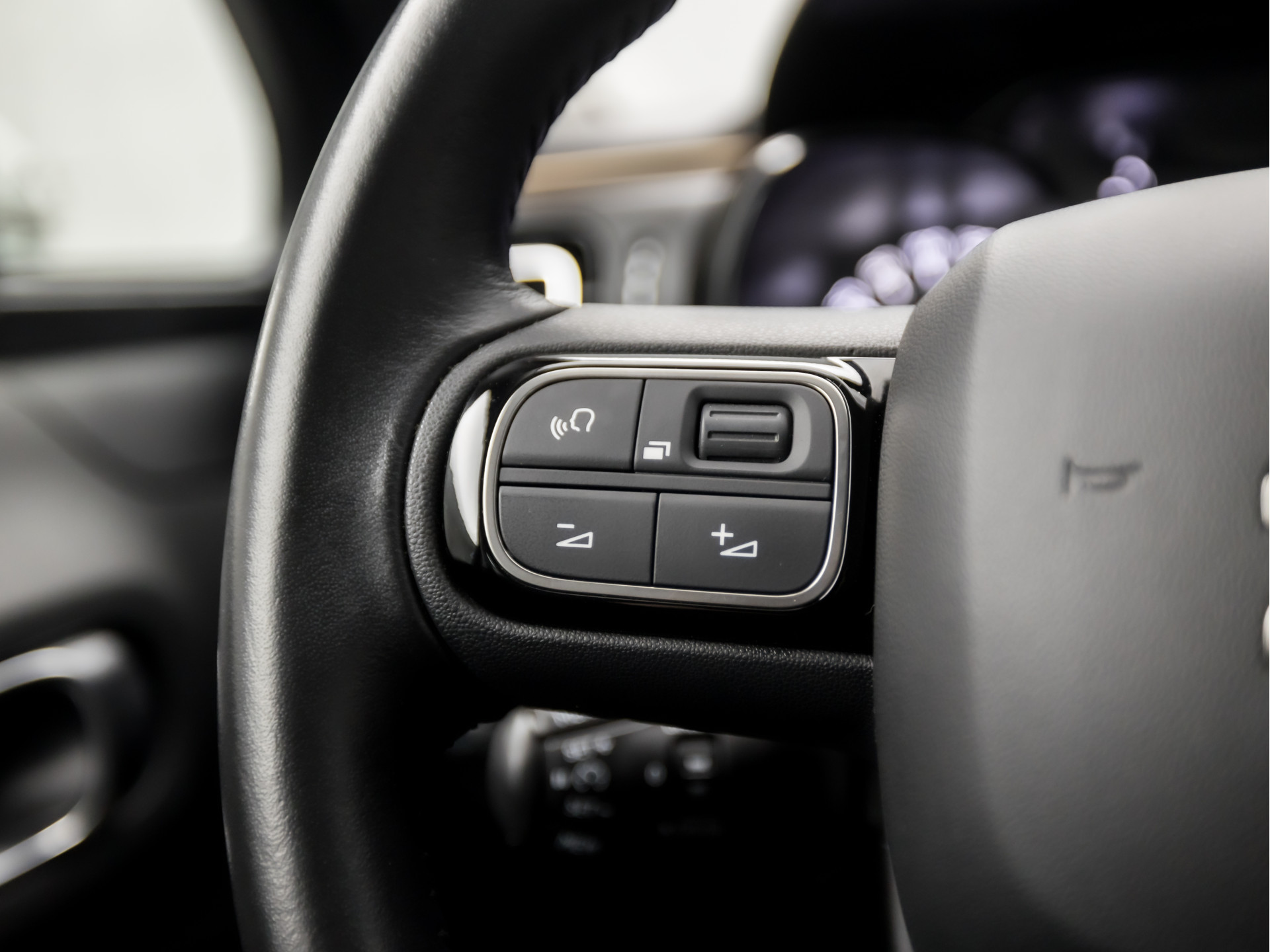 Citroën C3 1.2 PureTech S&S Origins (APPLE CARPLAY, NAVIGATIE, 360 CAMERA, LANE ASSIST, SPORTSTOELEN, LM VELGEN, PARKEERSENSOREN, CRUISE, NIEUWE APK, NIEUWSTAAT)