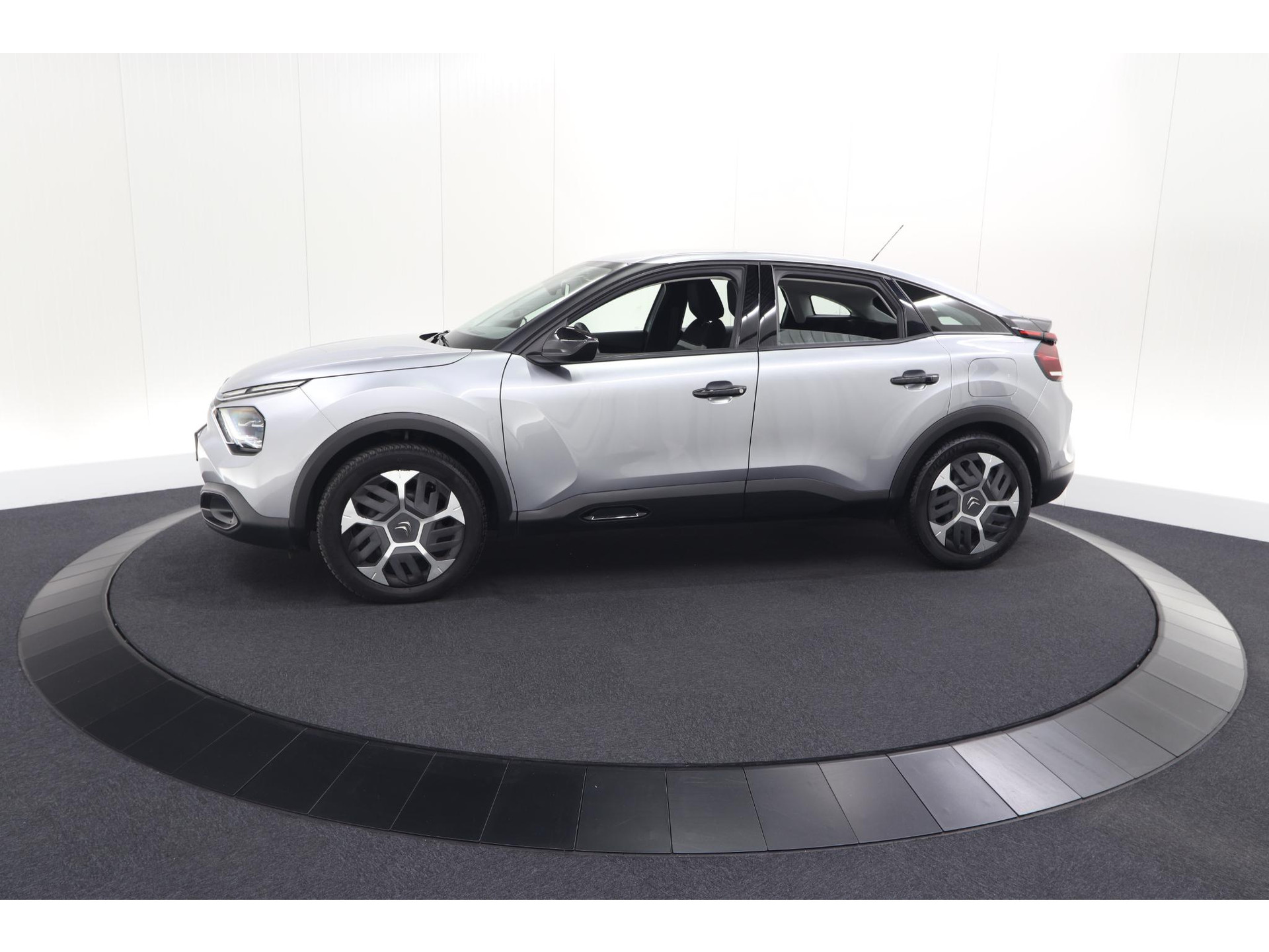 Citroen C4 Puretech 130 Feel | Trekhaak | Camera | Allseason Banden | Climate Control | Parkeersensoren