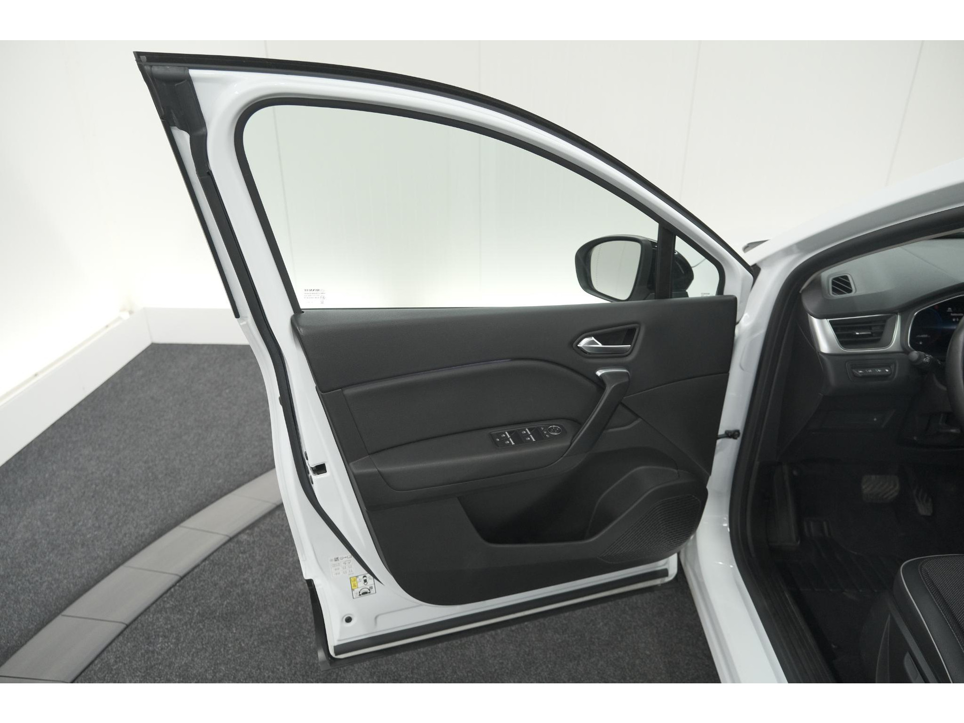 Renault Captur 1.6 E-Tech Plug-in Hybrid 160 Intens | Trekhaak | Camera | Navigatie | Parkeersensoren | Pack Winter