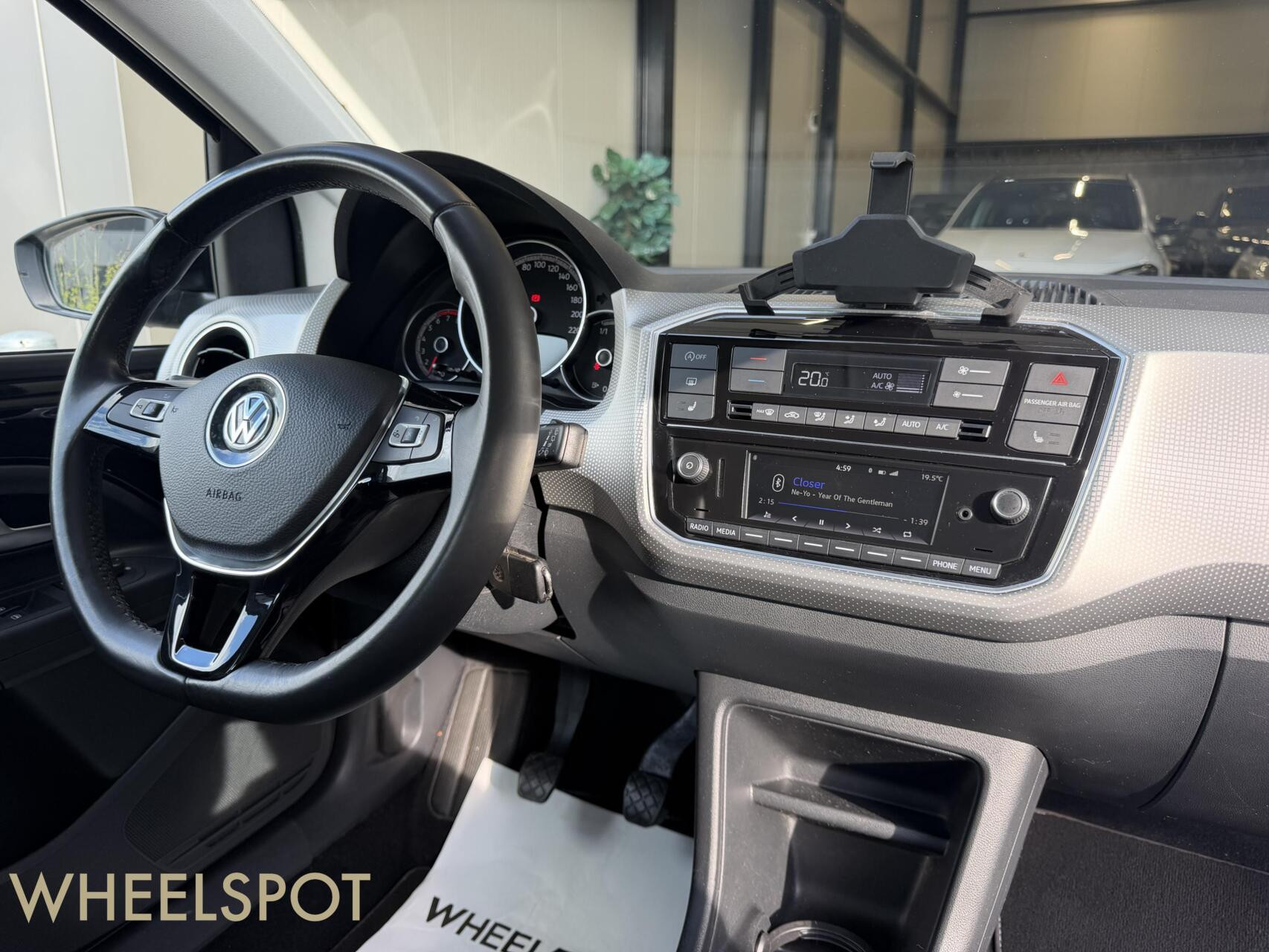 Volkswagen Up! 1.0 BMT high up!|Cruise|Camera|Clima|Stoelver