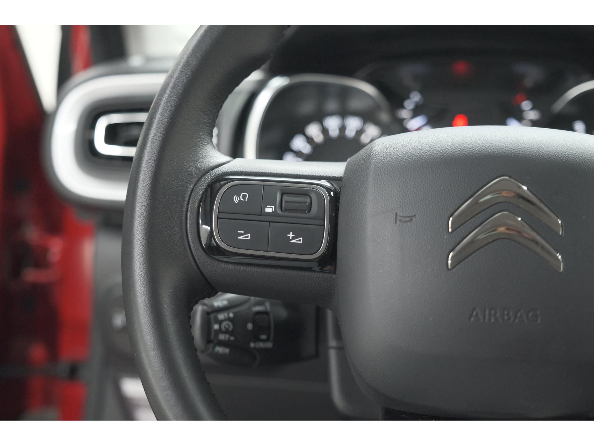 Citroen C3 PureTech 82 S&S Shine | Camera | Apple Carplay | Parkeersensoren | 16 Inch Velgen