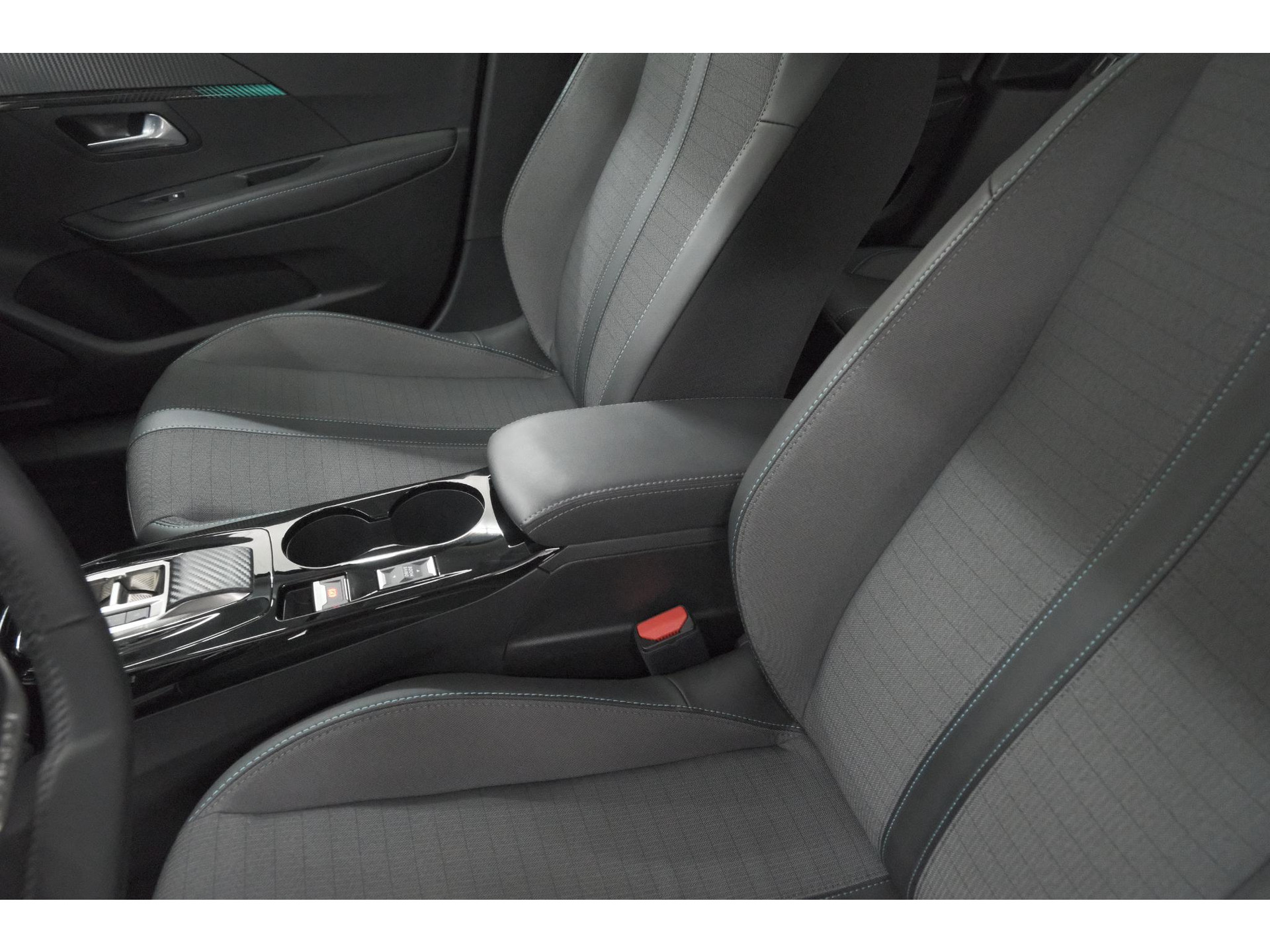 Peugeot e-208 EV Allure 50 kWh | 98,9% SOH | Camera | Navigatie | Parkeersensoren | Stoelverwarming