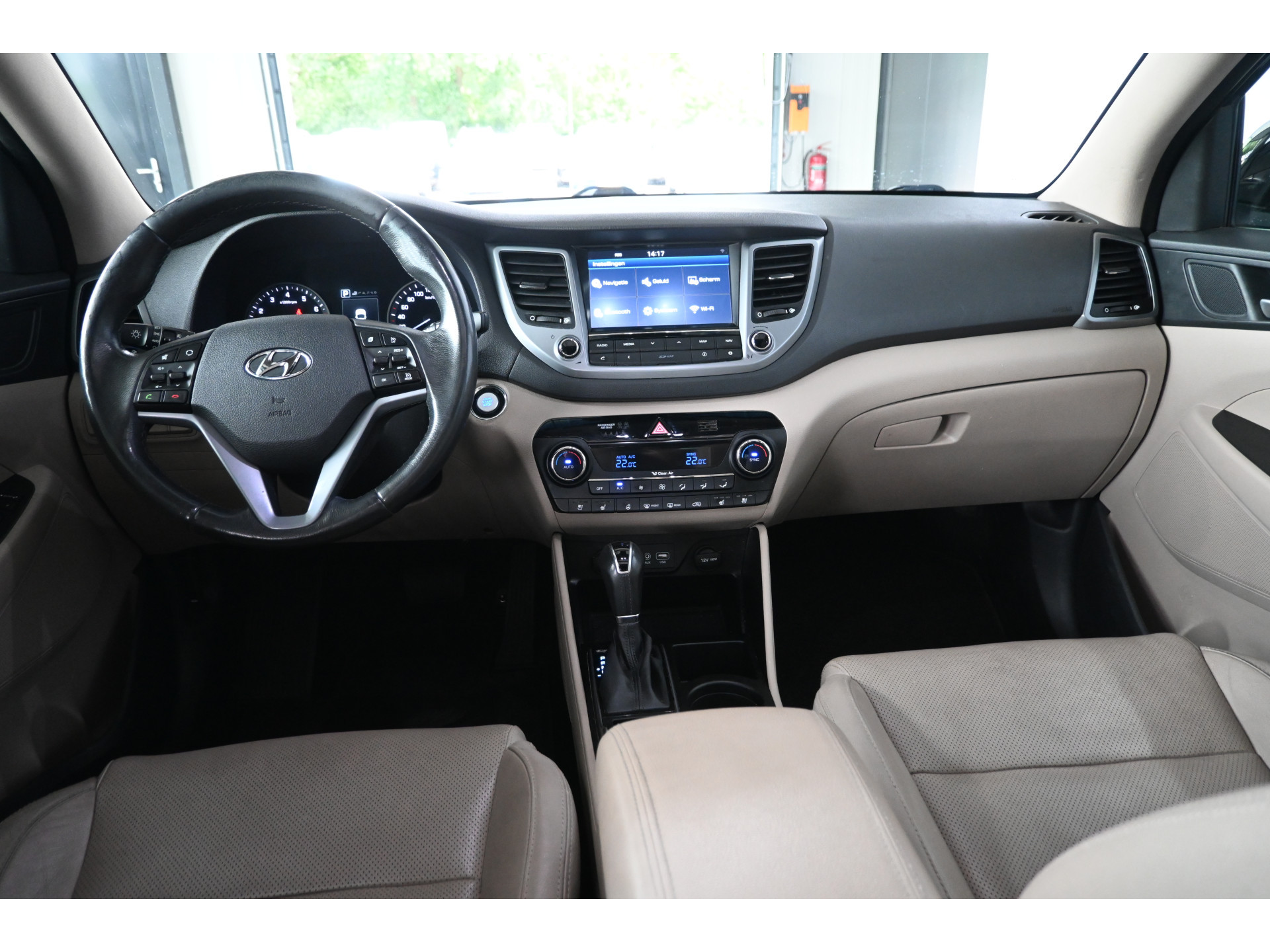 Hyundai Tucson 1.6 T-GDi Premium 4WD Automaat Panoramadak Navigatie Cruise Stoelverwarming Clima 100% Onderhouden! Inruil Mogelijk!