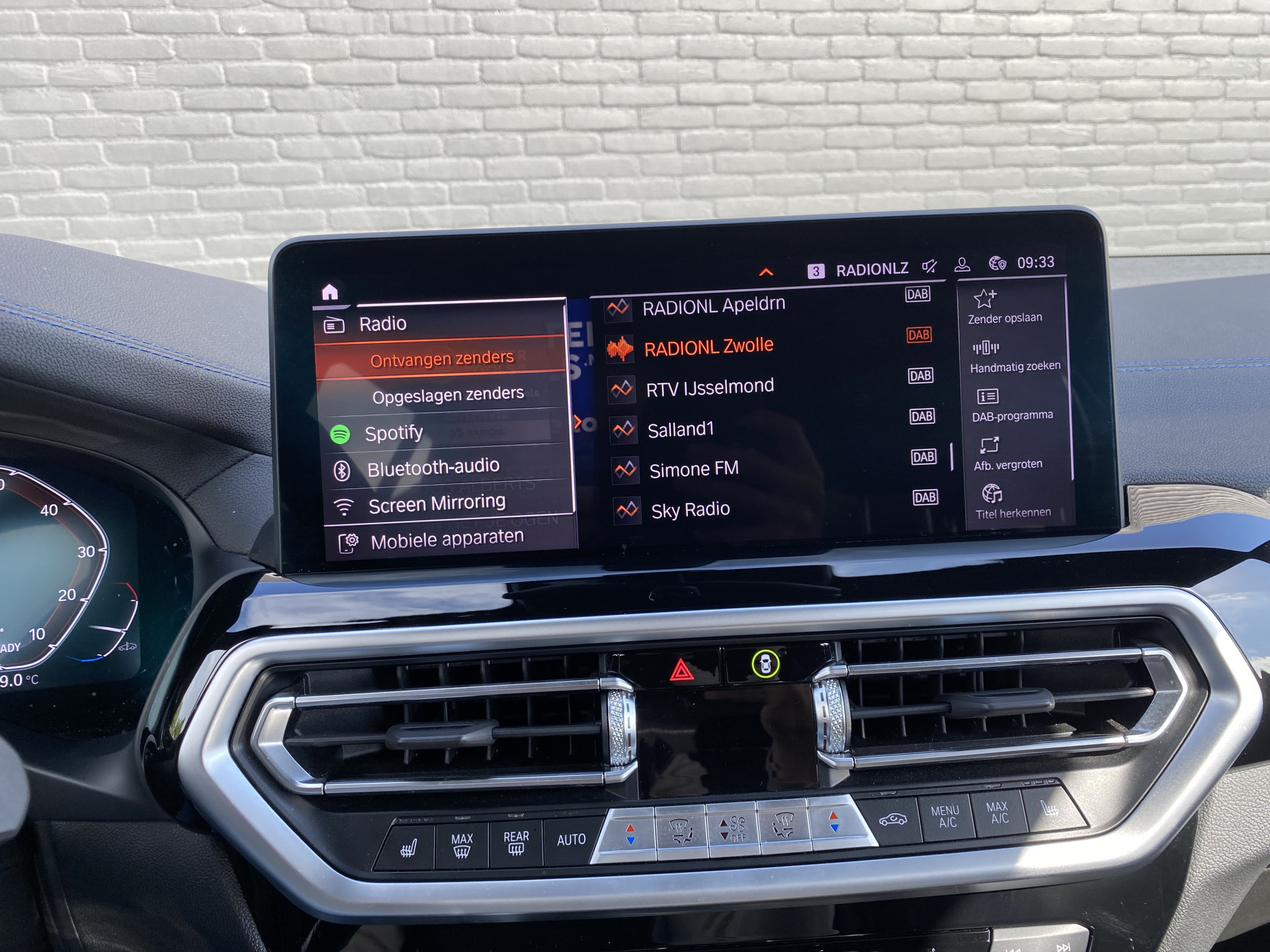 BMW iX3 M Sport High Executive 80 kWh | 1e eigenaar | dealer onderhouden | panoramadak | leder interieur | SOH accu 99.5%