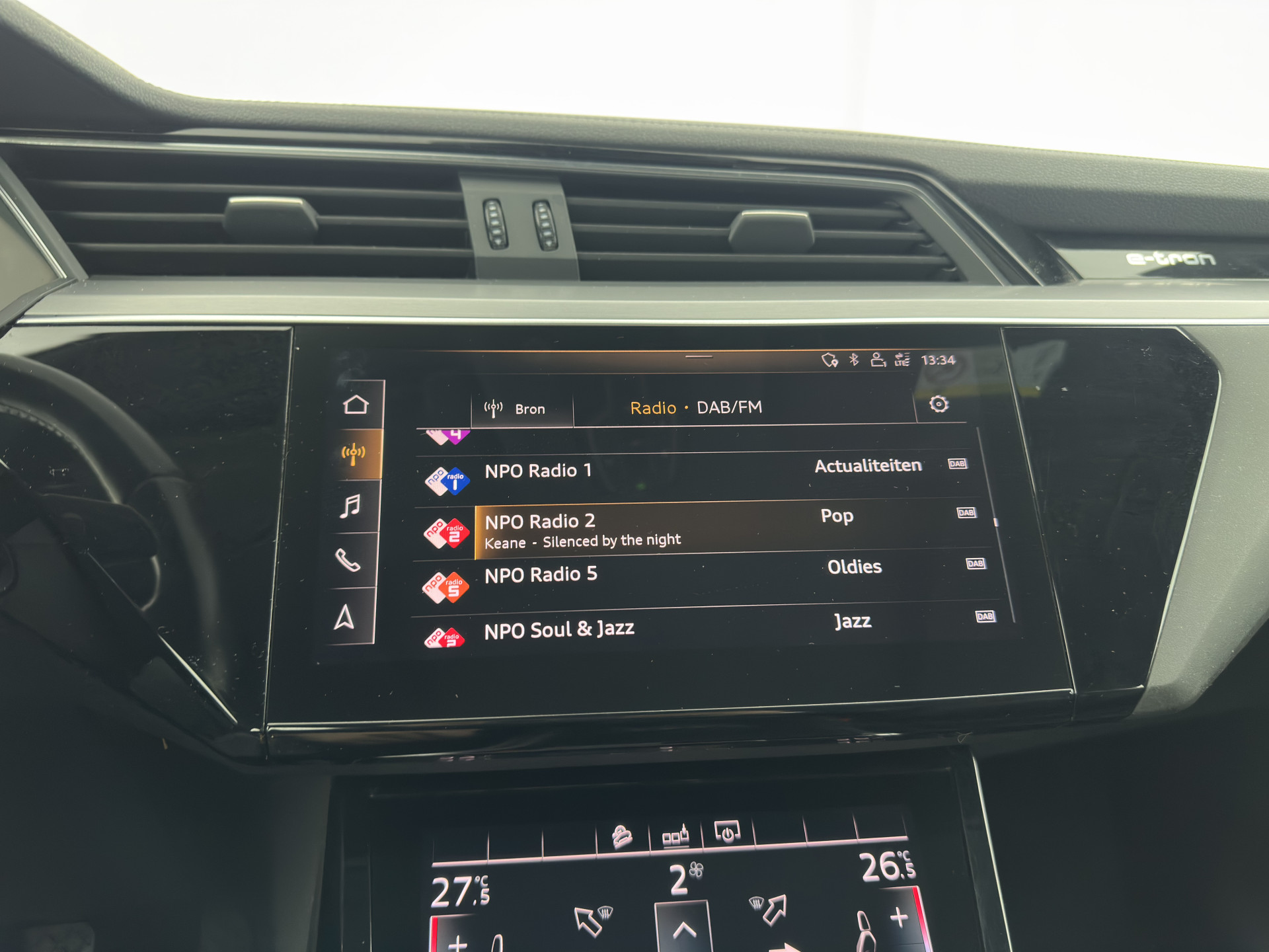 Audi e-tron 55 quattro advanced 95 kWh [ 3-Fase ] (INCL-BTW) *PANO | LUXURY-LEATHER | ADAPTIVE-CRUISE | FULL-LED | DIGI-COCKPIT | KEYLESS | MEMORY-PACK | AIR-SUSPENSION | CAMERA | AMBIENT-LIGHT |  NAVI-FULLMAP | SHIFT-PADDLES | DAB+ | COMFOR