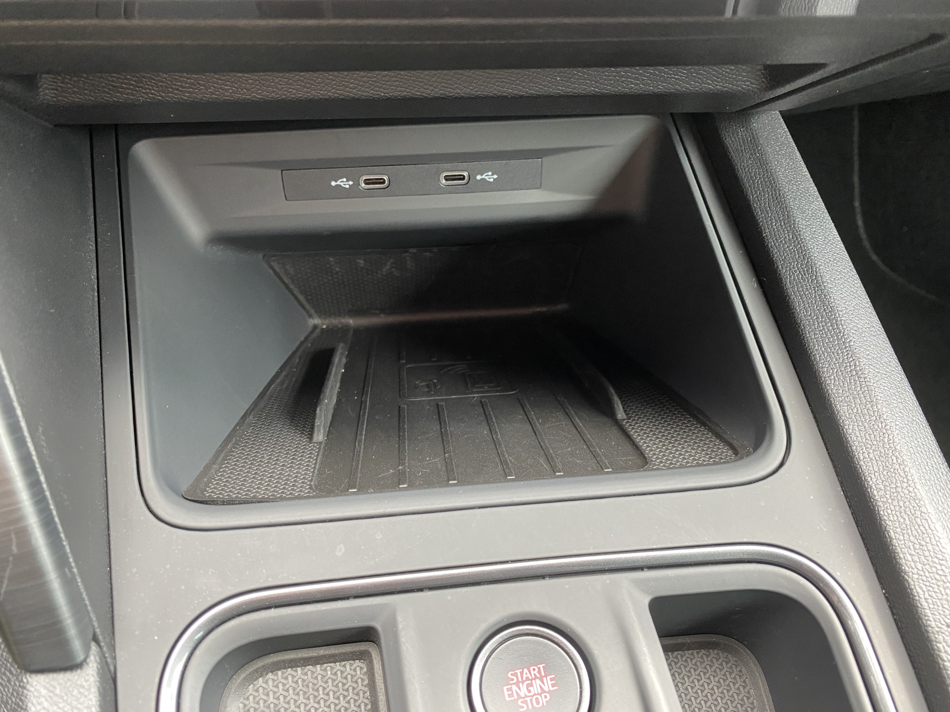 CUPRA Formentor 1.4 e-Hybrid Business 204 pk AUT. | 1e eigenaar | dealer onderh. | SOH 97% | navigatie | memory stoel | camera | stoel/stuurvw.