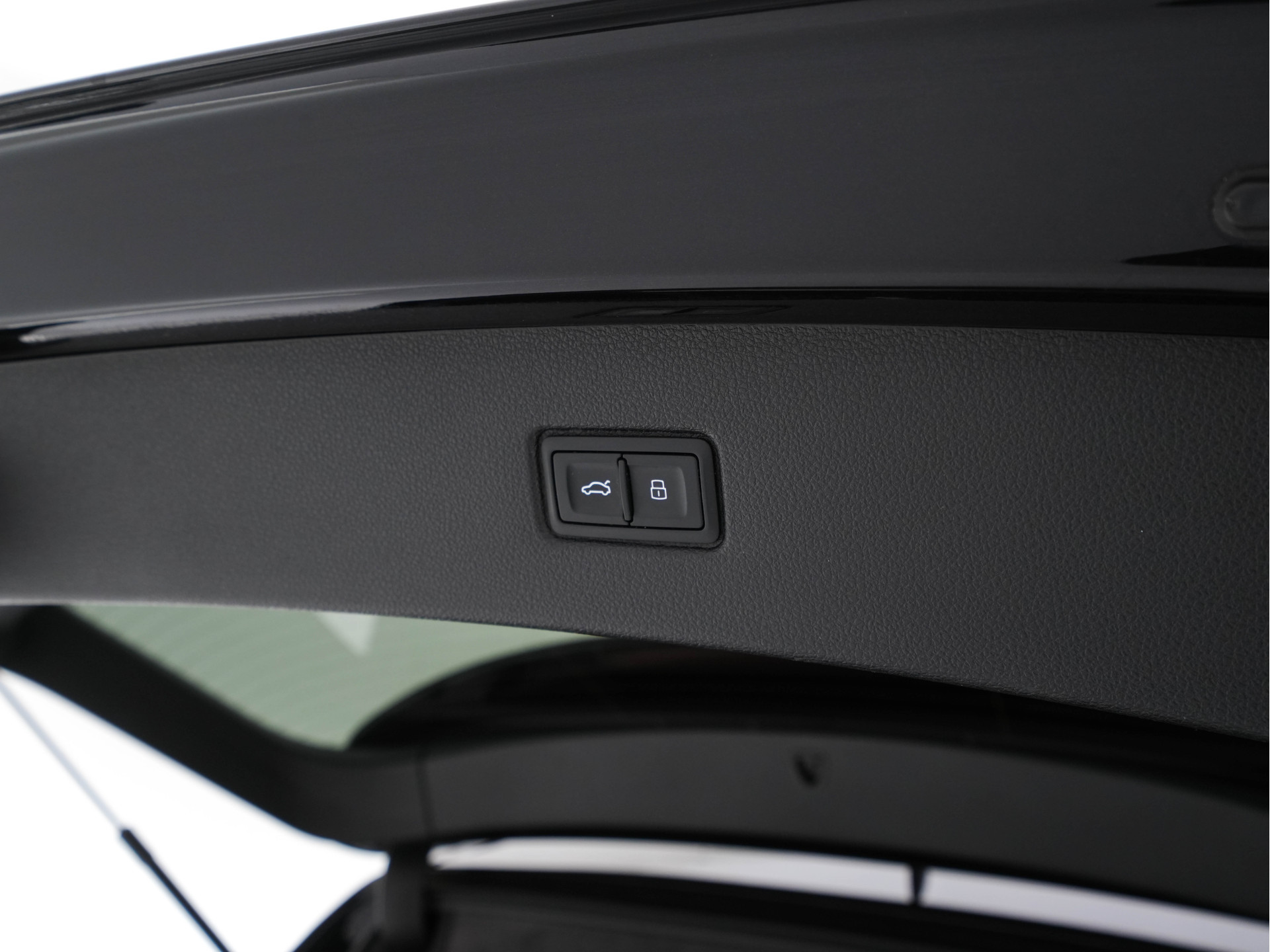 Audi Q7 3.0 TDI e-tron Quattro Sport (Plug-In) Aut. *PANO | LEATHER | ADAPTIVE-CRUISE | MATRIX-LED | BOSE-AUDIO | BLINDSPOT | MEMORY-PACK | DIGI-COCKPIT | HEATED-SPORTSEATS | NAVI-FULLMAP | CAMERA | HEAD-UP | SHIFTPADDLES | TOWBAR | 21"*